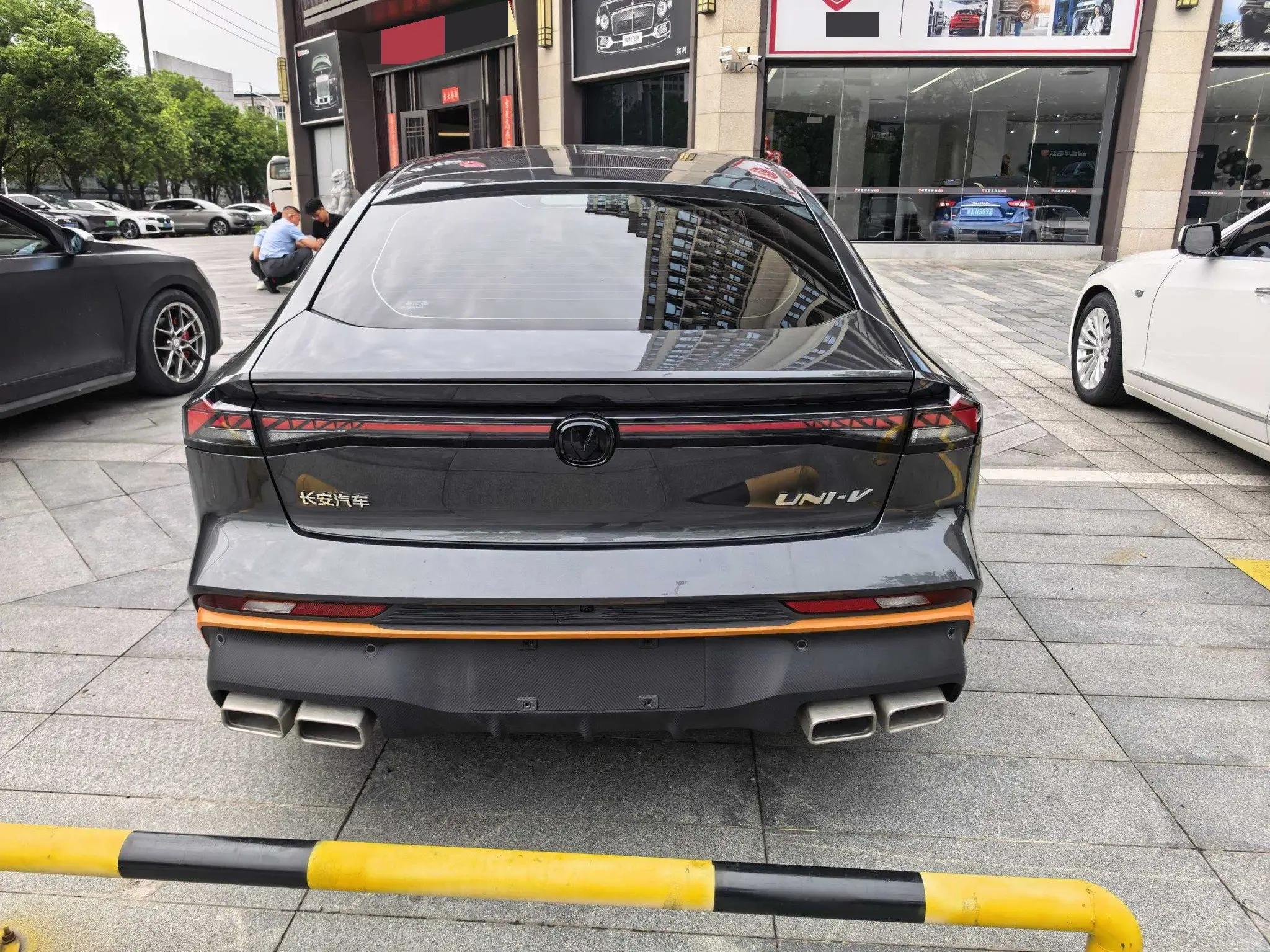 ChangAn 2024 UNI-V 1.5T Prestige Sports Automatic 5