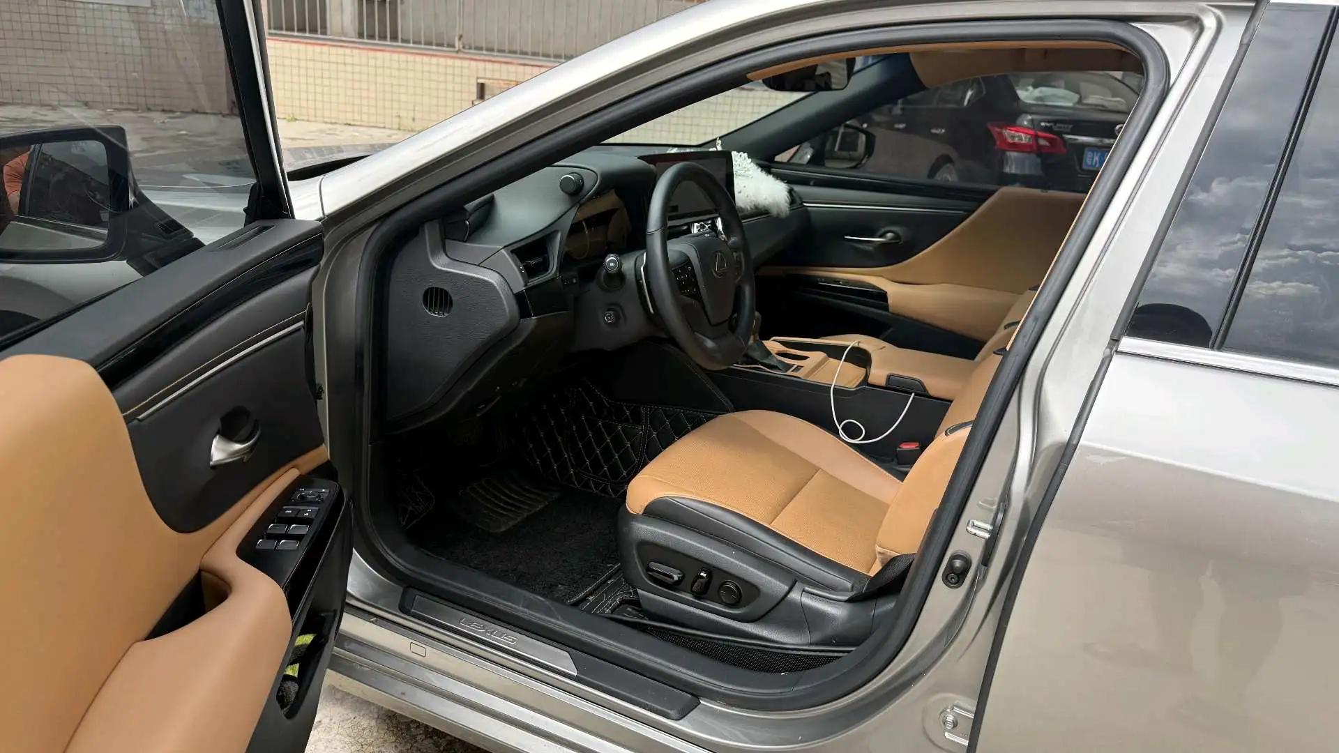 Lexus ES 2023 200 Excellence Edition 7