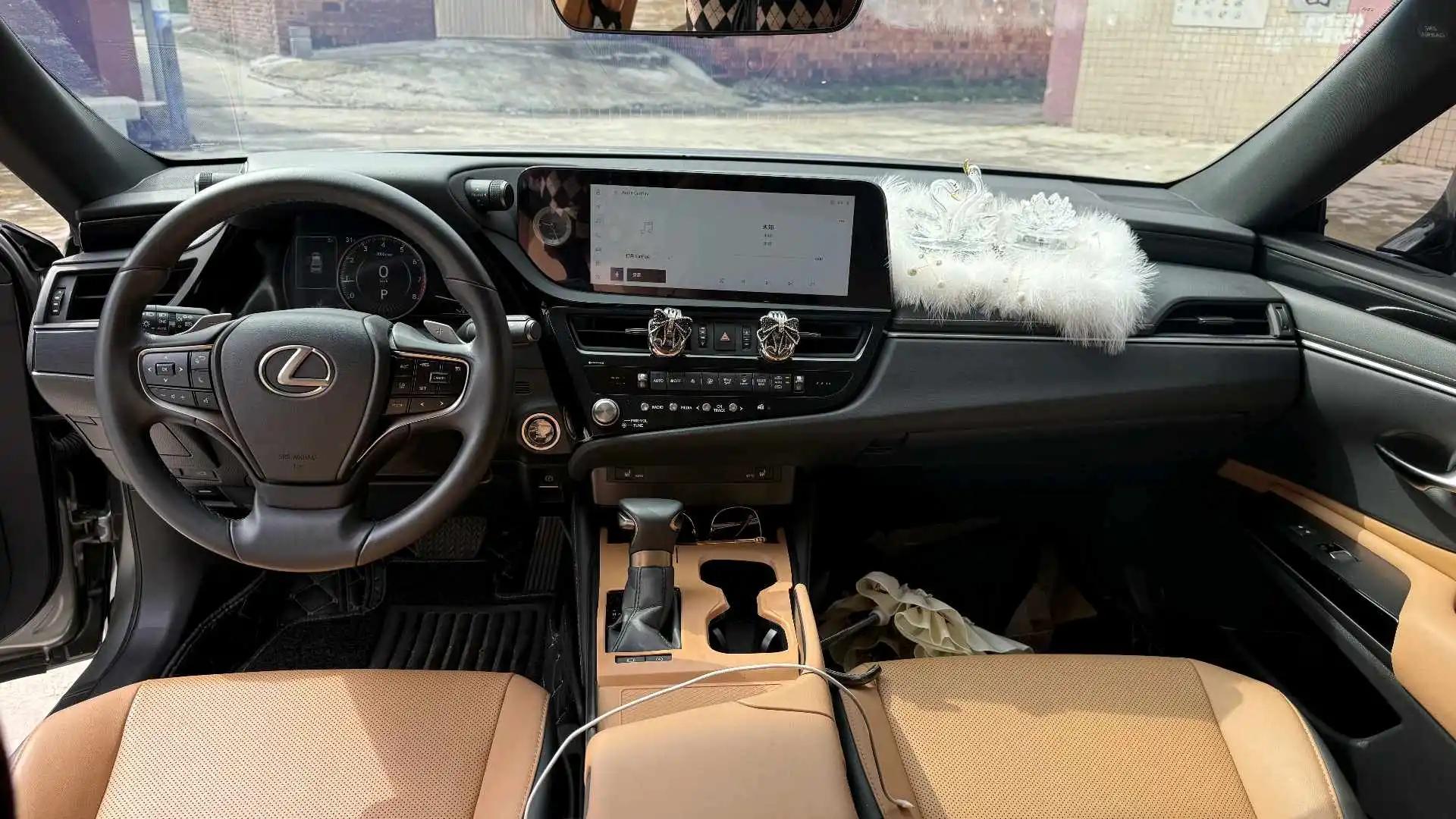 Lexus ES 2023 200 Excellence Edition 8