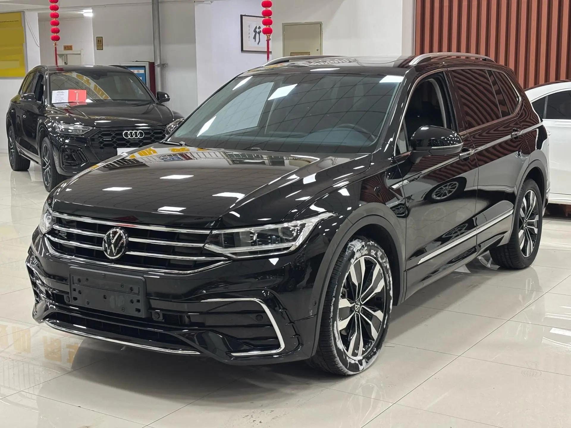 Volkswagen 2024 Tiguan L R-Line 2.0TSI 330TSI Two-Drive R-Line Overdrive Automatic Gear