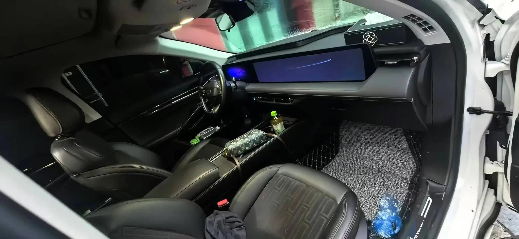 Ford 2023 Mondeo 2.0T EcoBoost 245 luxury automatic gear 2