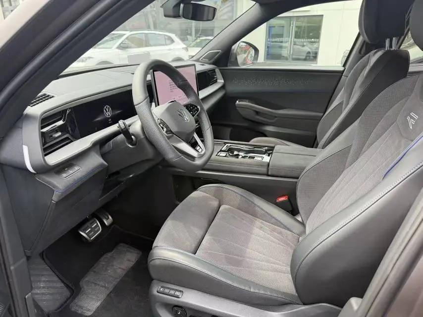 Volkswagen 2025 Tharu Pro 2.0TSI 450TSI Four-Wheel-Drive Summit Edition Automatic 3