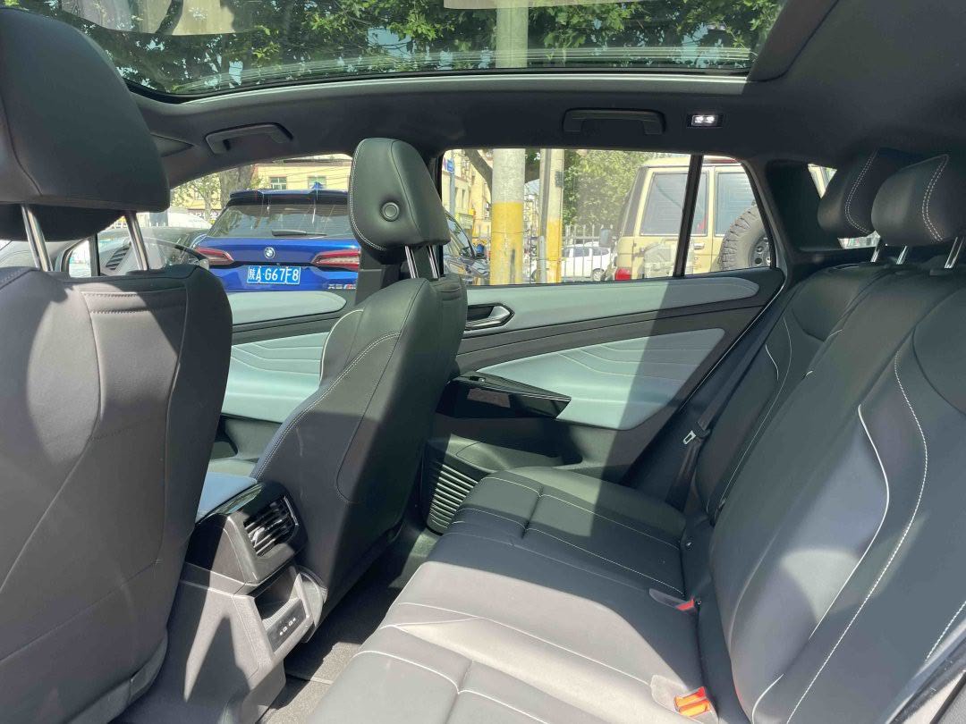 Volkswagen 2024 ID. 4 x Pure Smart Edition Automatic 3