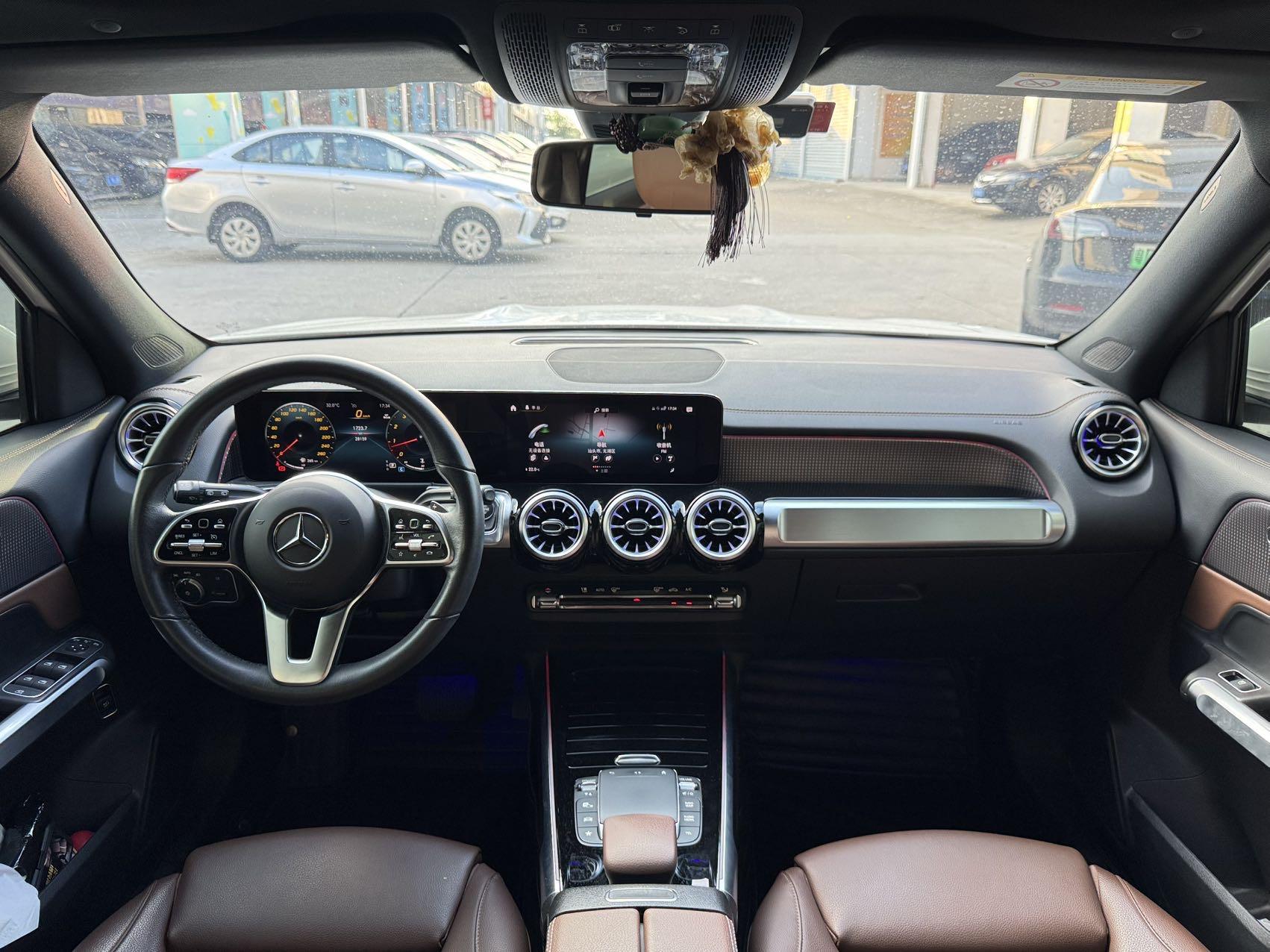 Mercedes Benz GLB 2023 GLB 220 Fashion 4