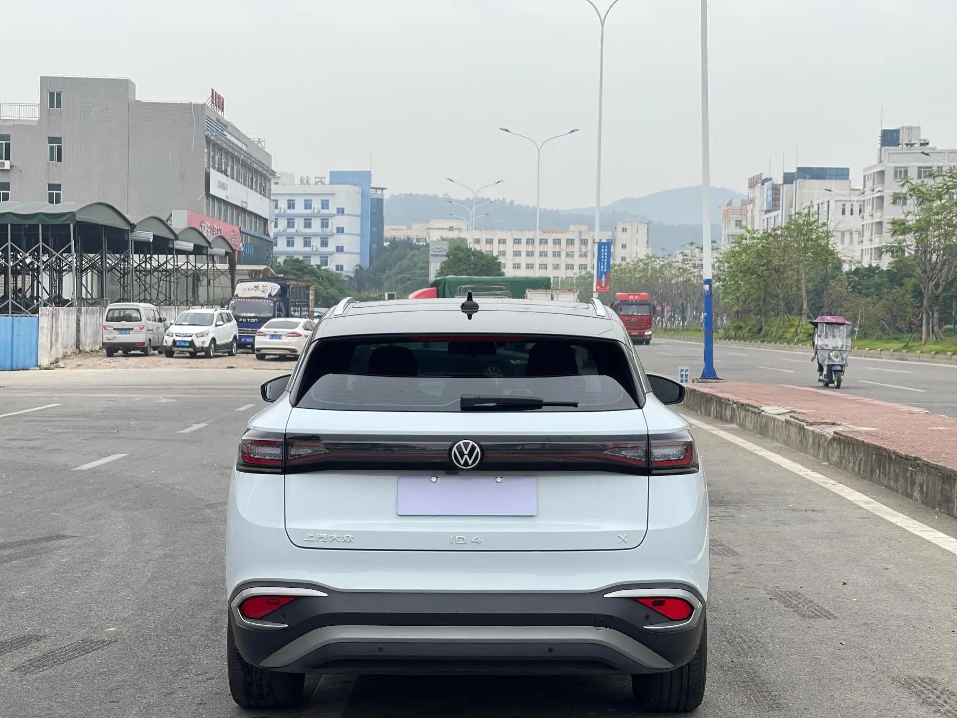Volkswagen 2024 ID. 4 x Pure Smart Edition Automatic 8