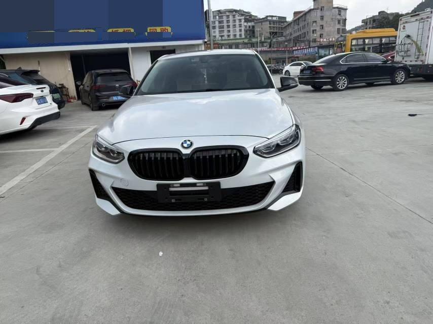 BMW 1 Series 2022 120i M Sports Obsidian Night Edition 3