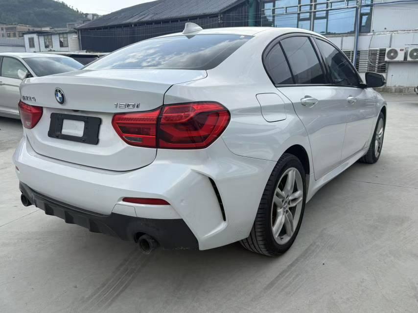 BMW 1 Series 2022 120i M Sports Obsidian Night Edition 7