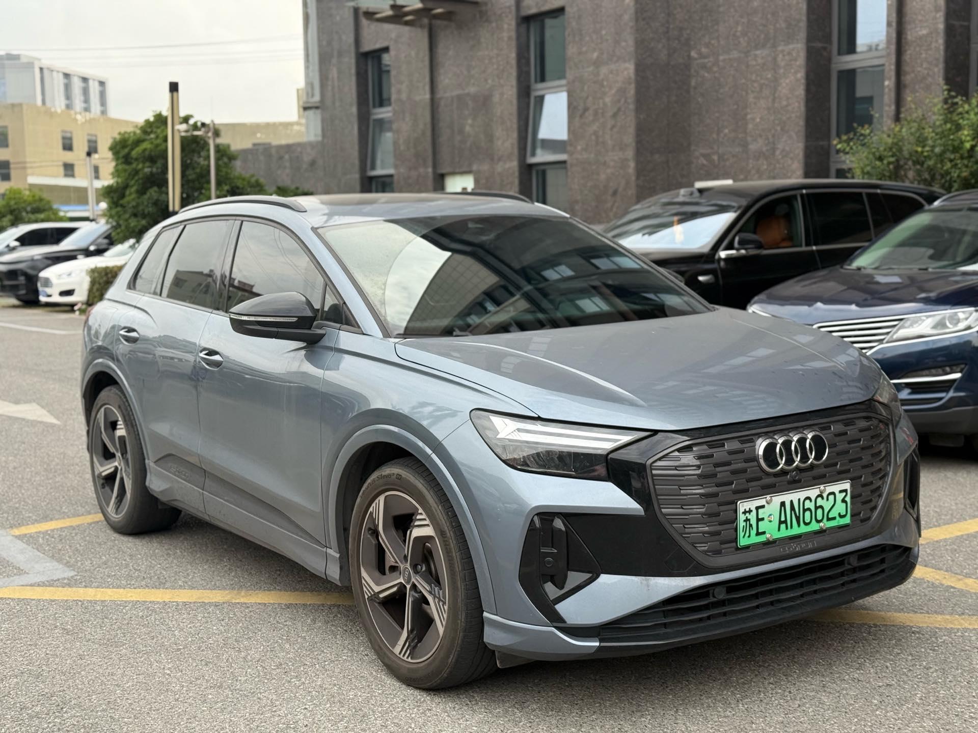 Audi 2023 Q4 e-tron 40 Exploration Edition Automatic 3