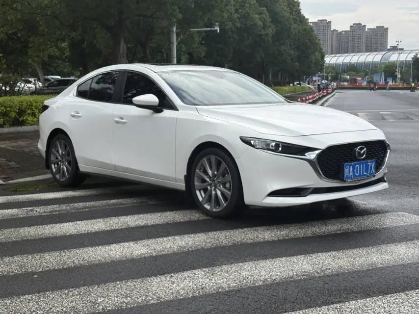 Mazda 3 Axela 2021 2.0L Automatic Style Edition 3