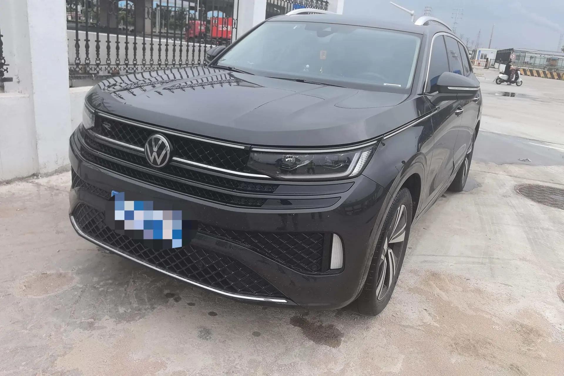 打开图片灯箱:Volkswagen 2024 model tour R-Line 2.0TSI 380TSI four-wheel drive parade version automatic gear