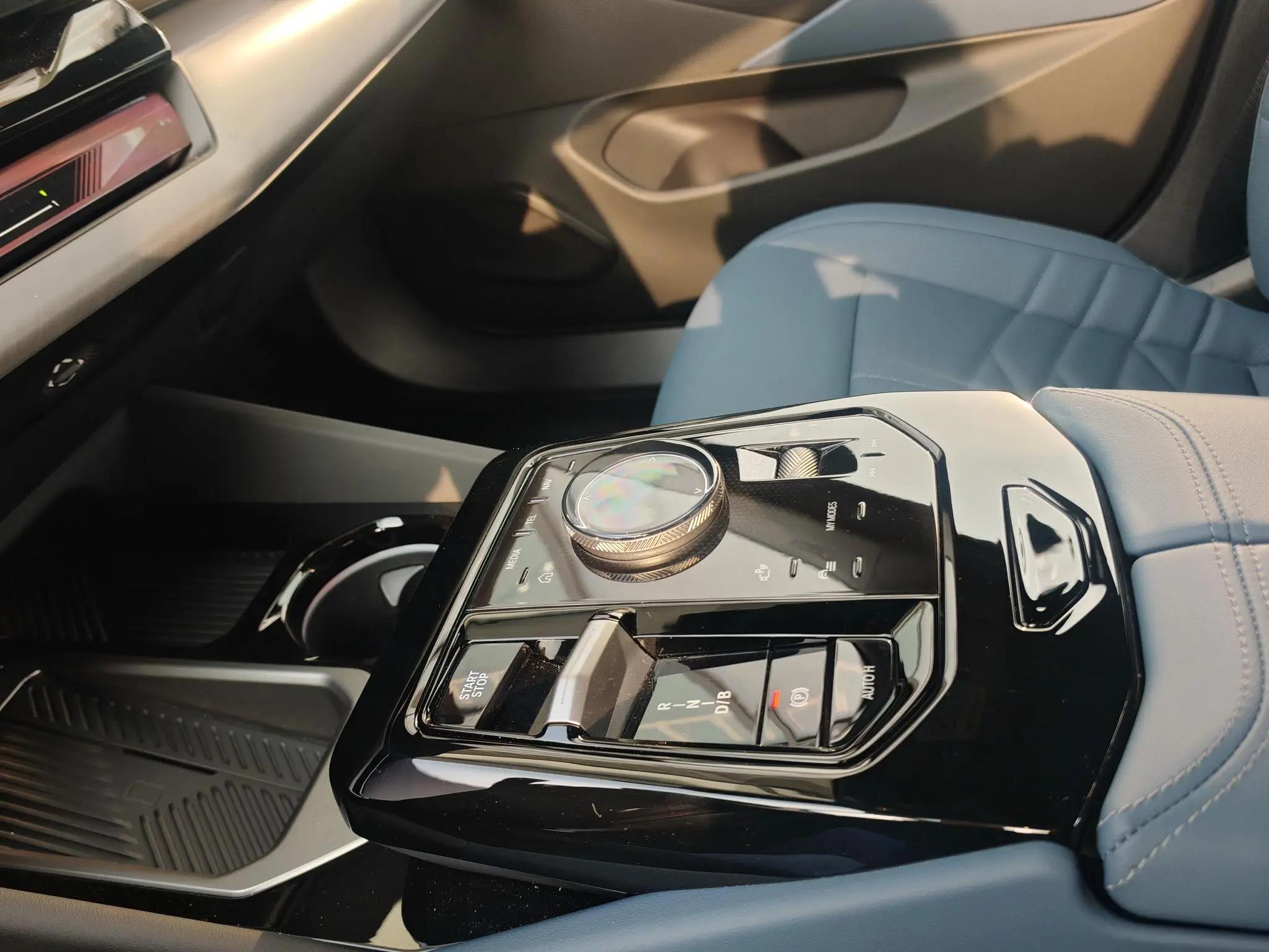 BMW i5 2024 eDrive 35L Premium M Sports Kit 2