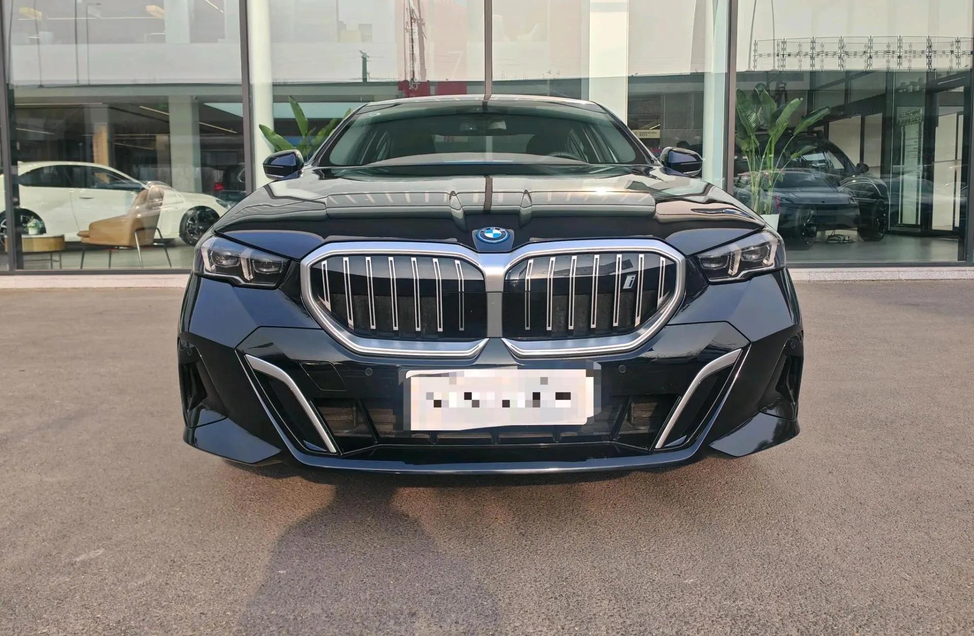 BMW i5 2024 eDrive 35L Premium M Sports Kit 3