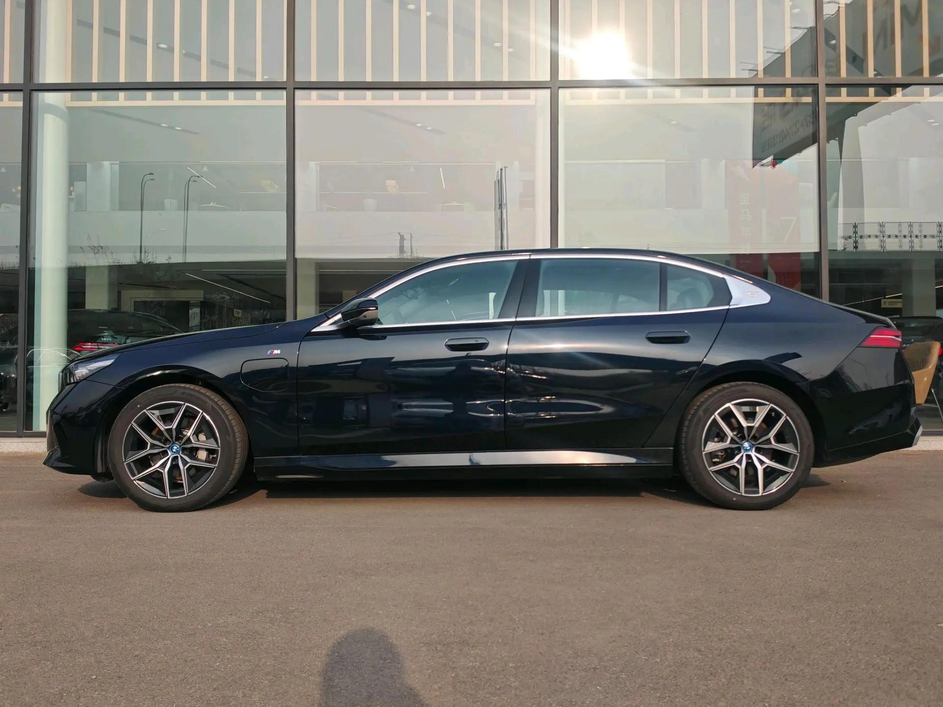 BMW i5 2024 eDrive 35L Premium M Sports Kit 6
