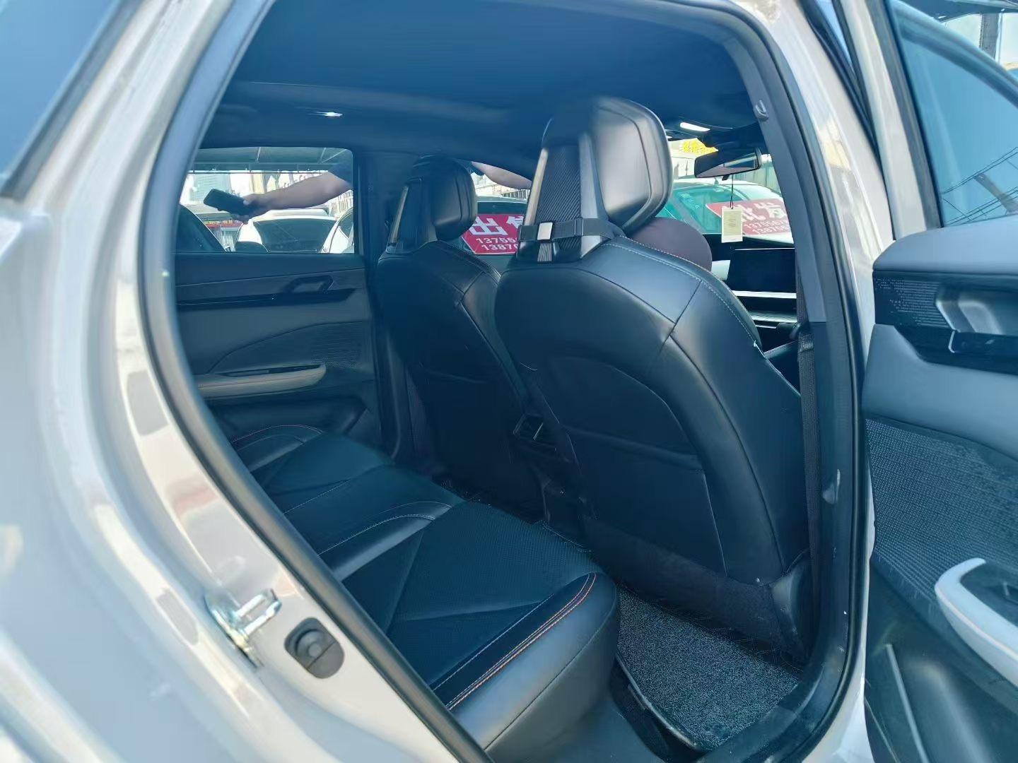 ChangAn UNI-V 2022 1.5T Honorable Model 3