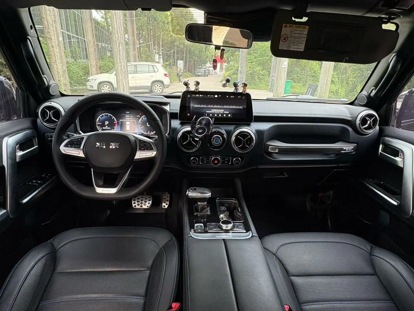 Beijing BJ40 2020 2.0T Automatic Four-wheel Drive City Hunter Edition Chivalrous Type 5