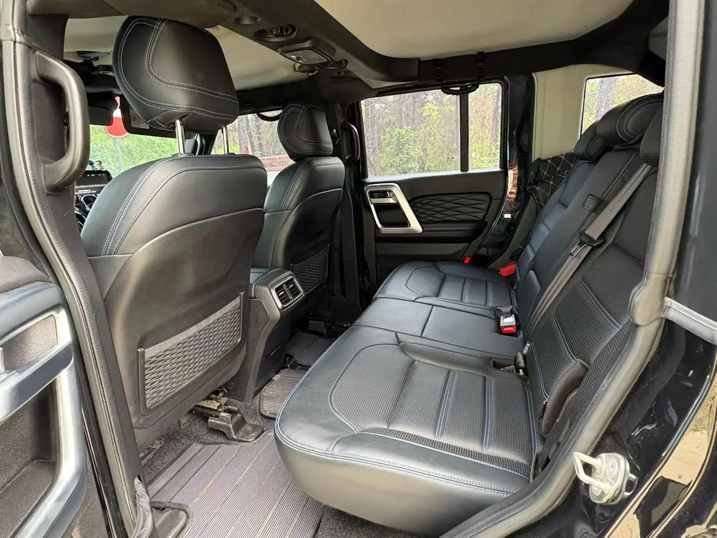 Beijing BJ40 2020 2.0T Automatic Four-wheel Drive City Hunter Edition Chivalrous Type 6