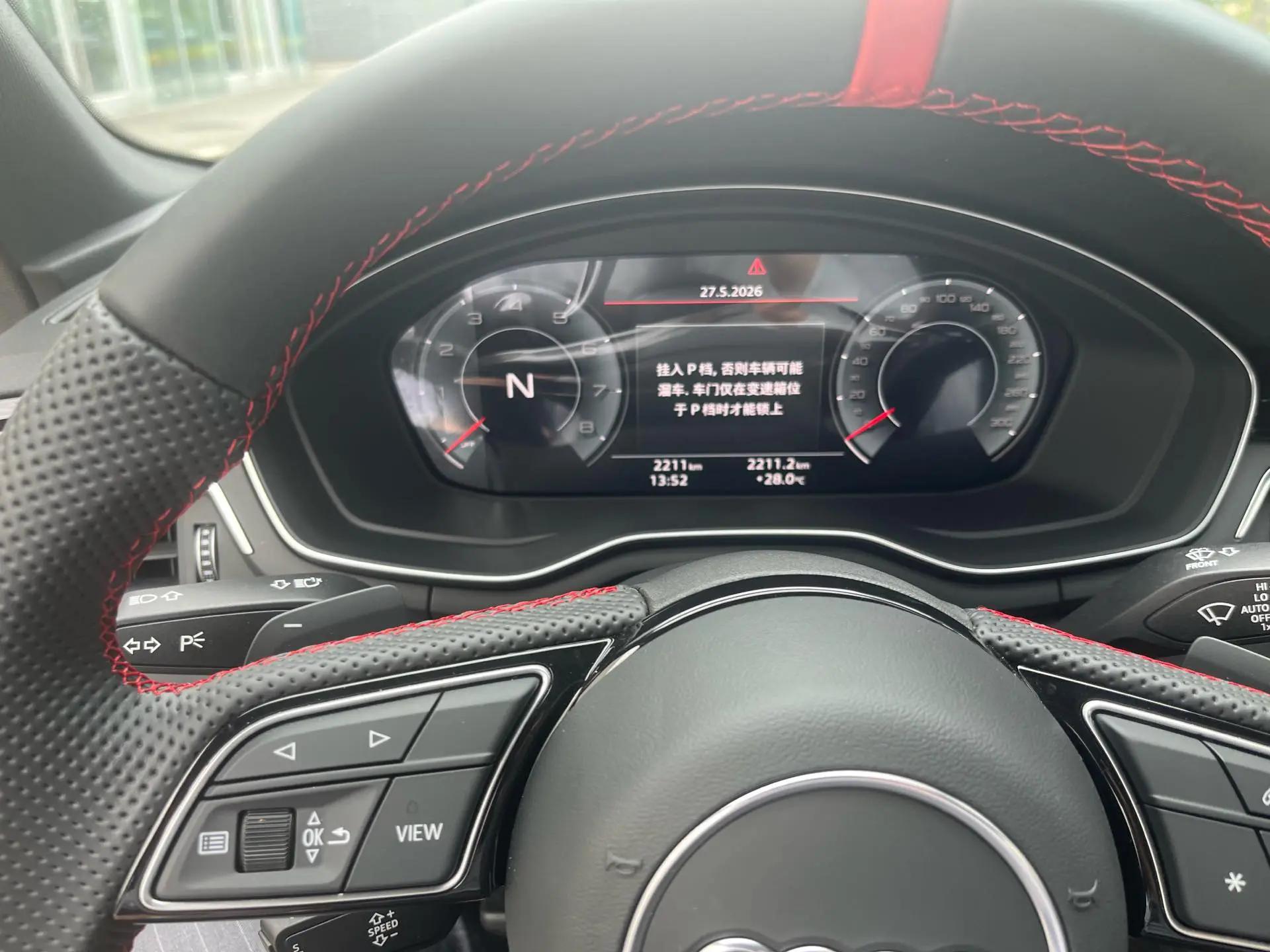 Audi 2025 A4L 2.0TFSI 40TFSI 2 Million Units Joy Edition Luxury Dynamic Version Automatic 5
