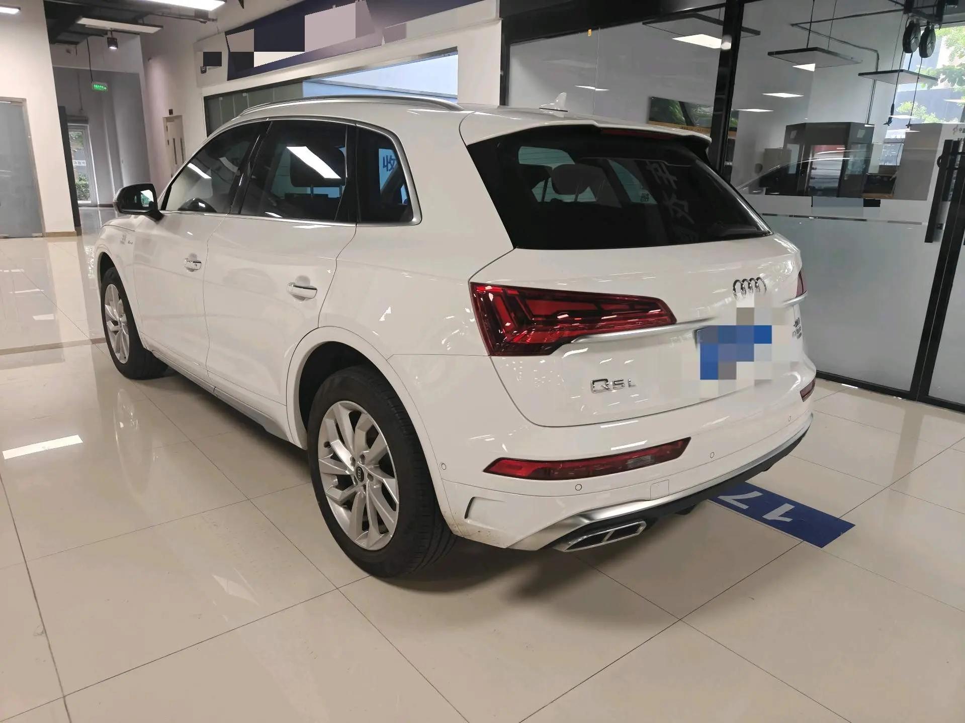 Audi Q5L 2022 model change 40T luxury dynamic model 3