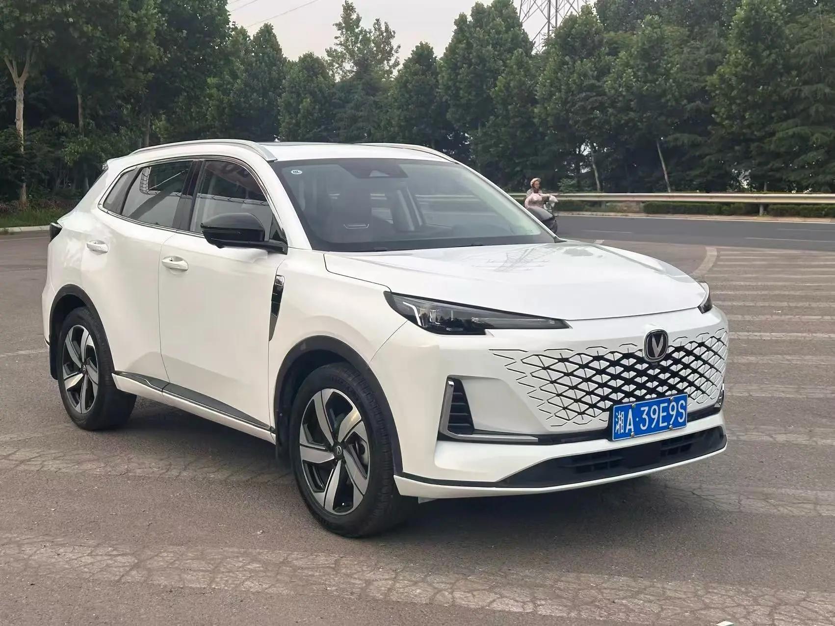 ChangAn 2024 CS55 PLUS 1.5T Light Year Edition Automatic Gear 3