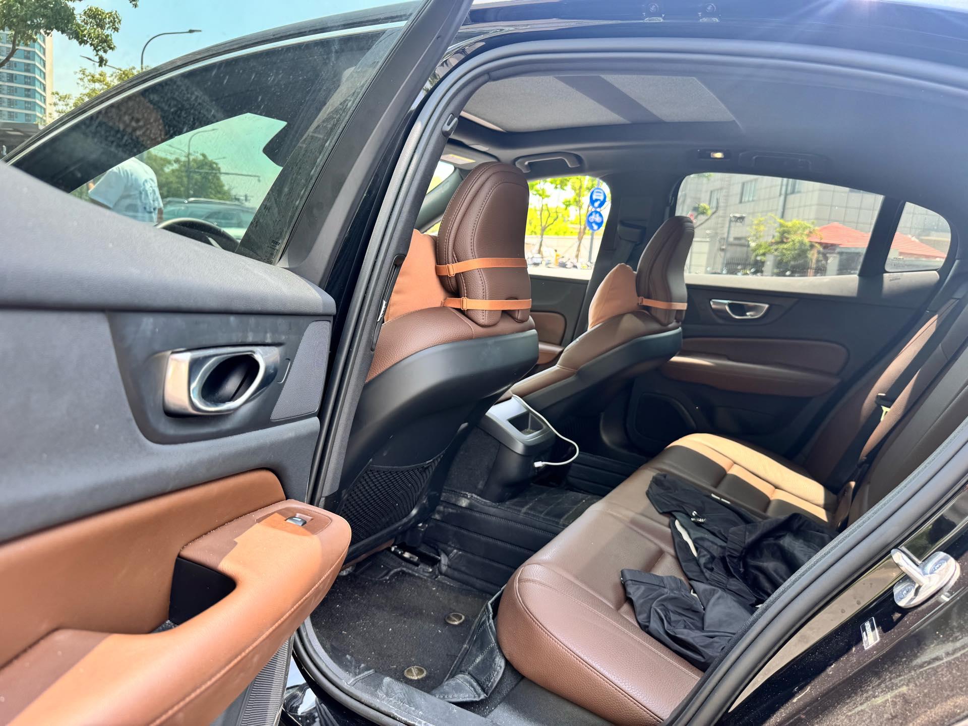 Volvo 2026 S60 48V 2.0T B4 Zhiyi Deluxe Edition Automatic Gear 3