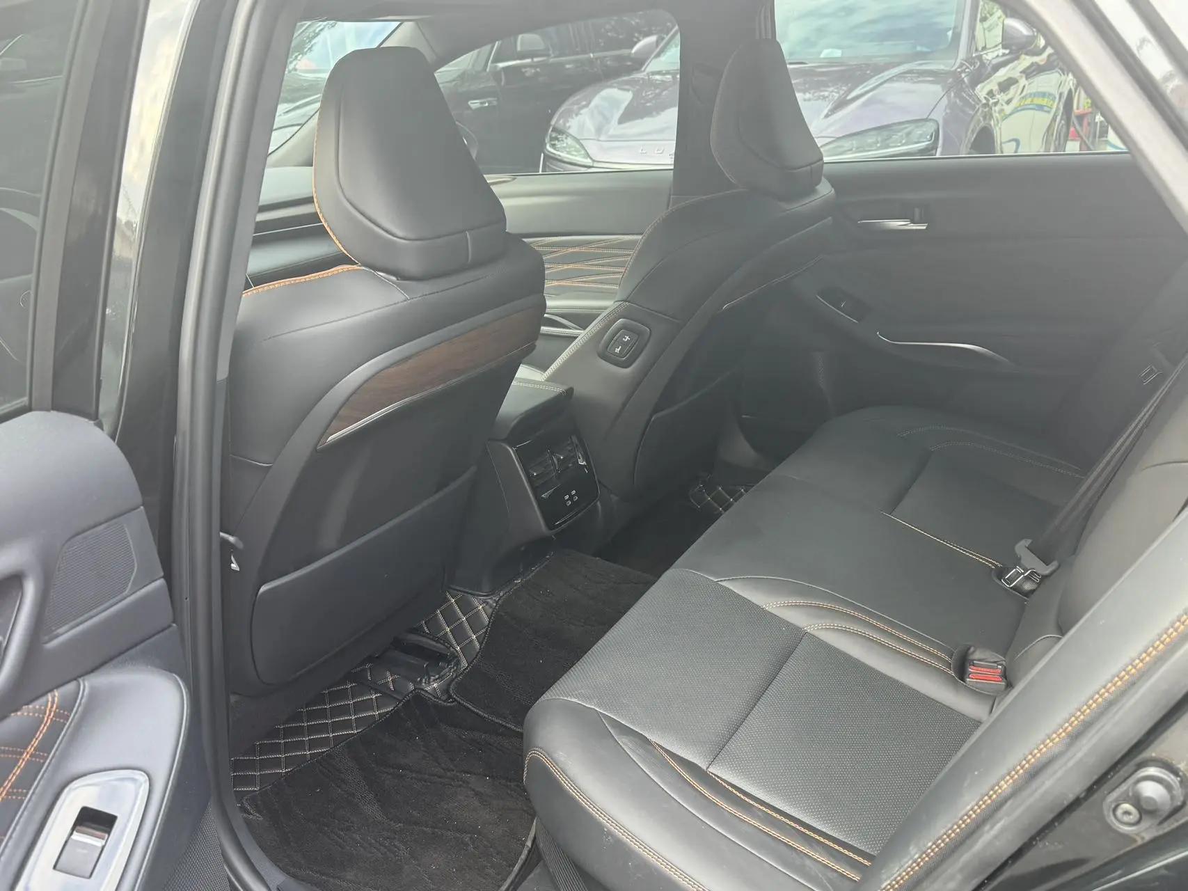 Toyota 2024 Asian Dragon Dual Engine 2.0 CVT Luxury Edition Automatic 4