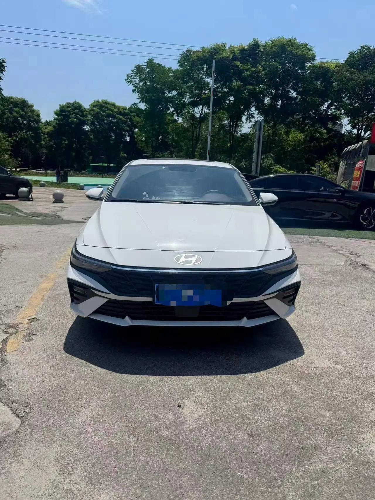 Elantra 2023 1.5L CVT LUX Prestige Edition 2