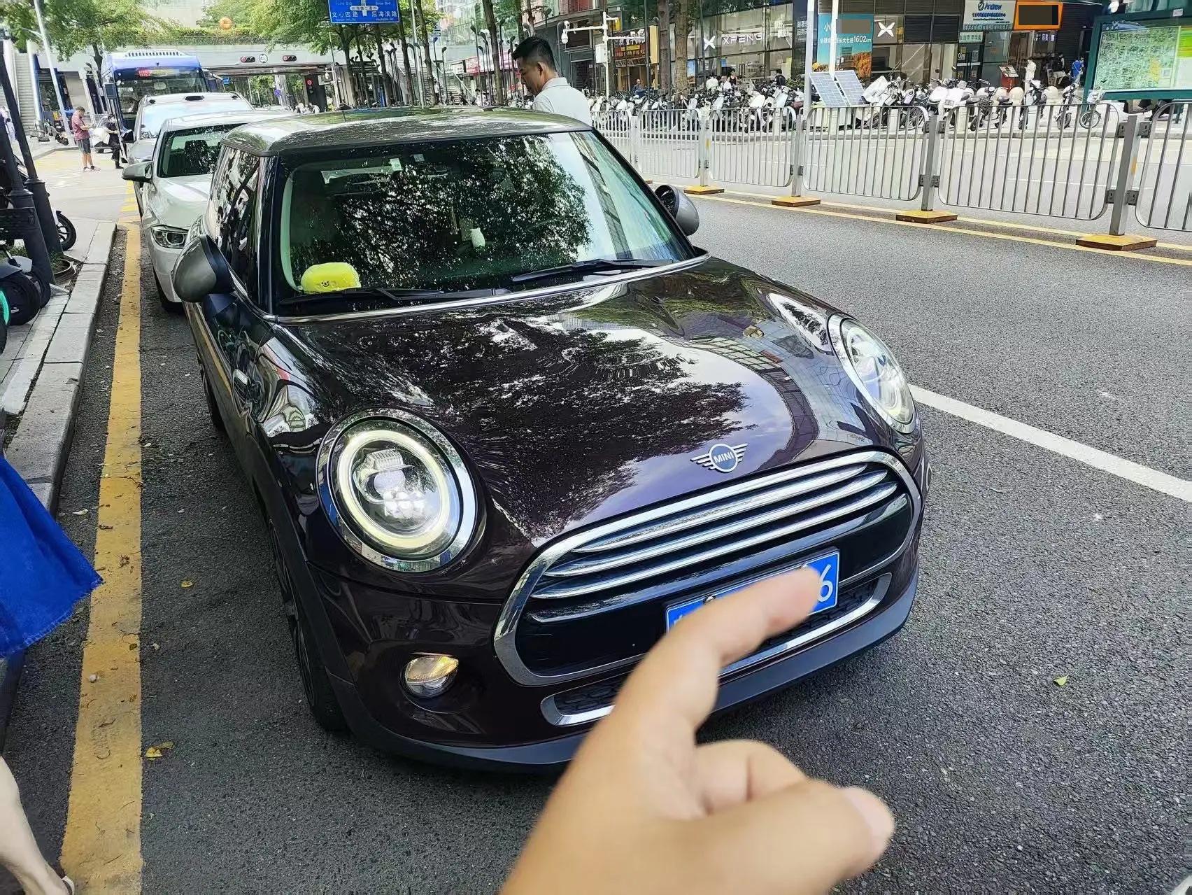 MINI 2019 1.5T COOPER ARTIST 2