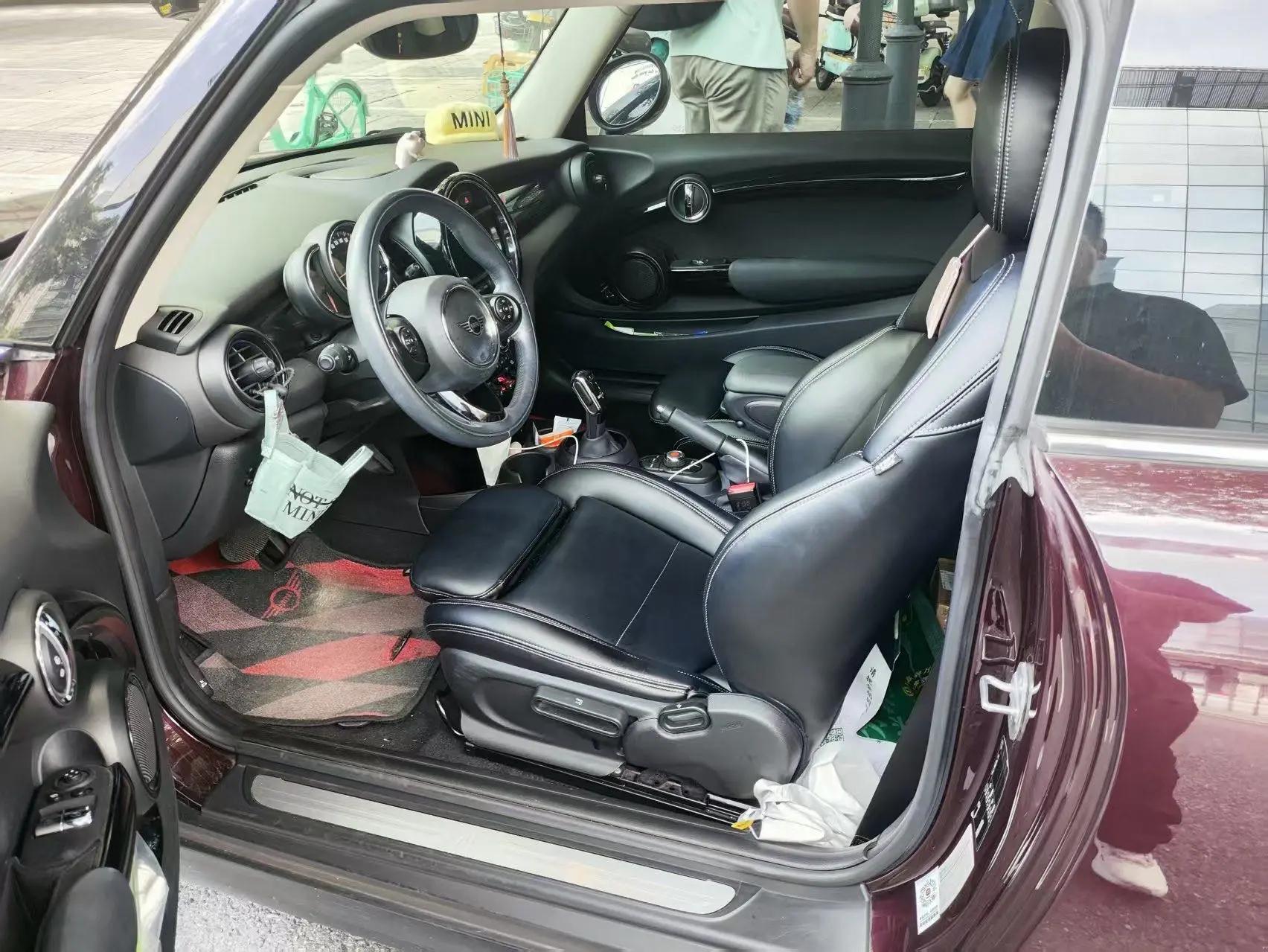 MINI 2019 1.5T COOPER ARTIST 4