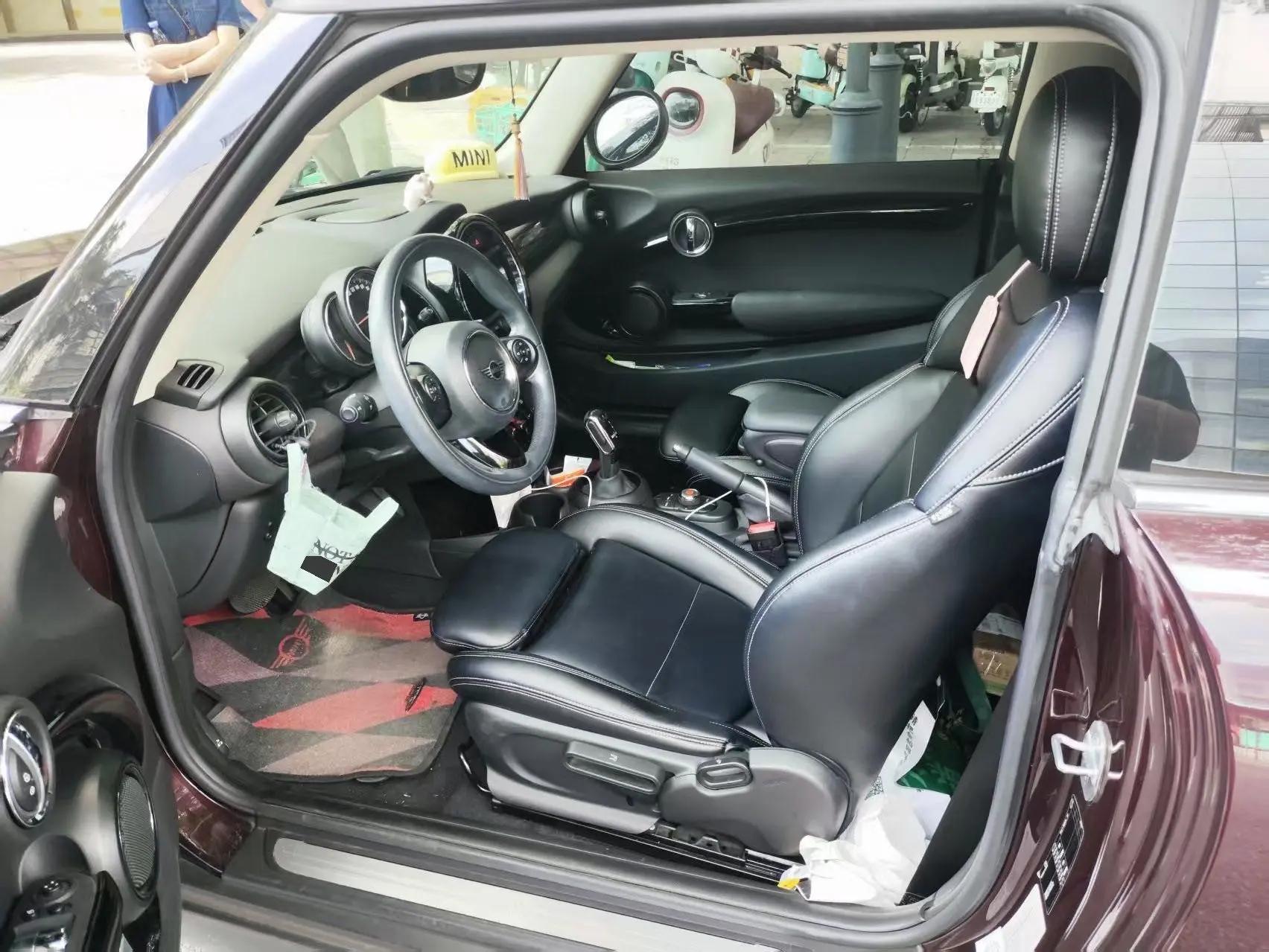 MINI 2019 1.5T COOPER ARTIST 5