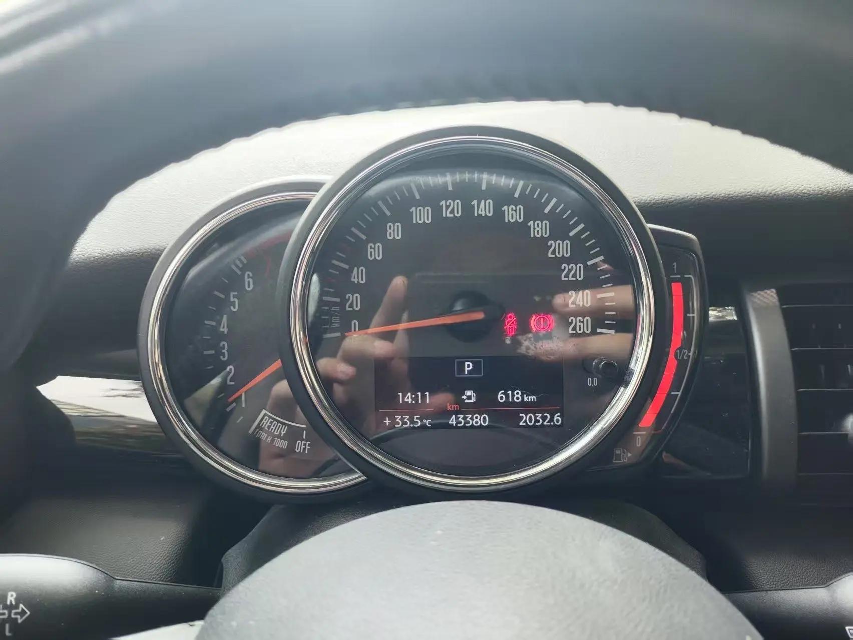 MINI 2019 1.5T COOPER ARTIST 6