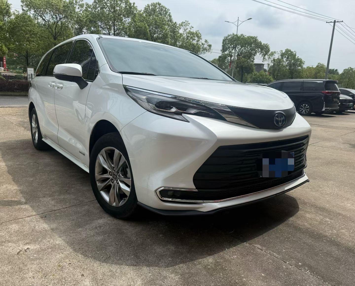 Toyota 2023 Sienna 2.5 CVT Comfort Edition Automatic 2