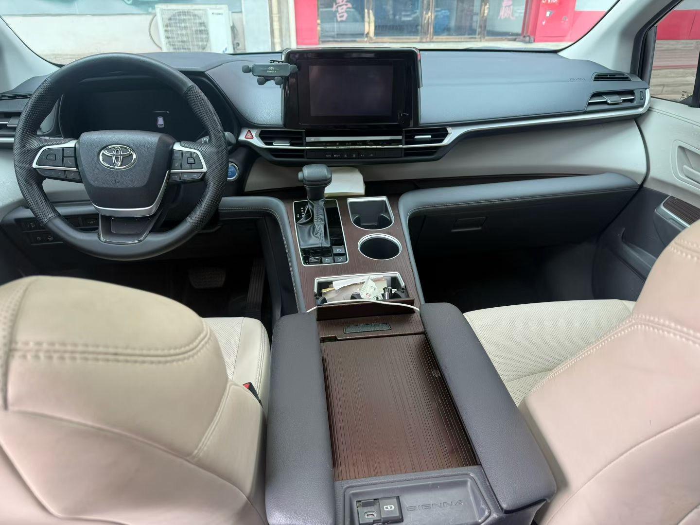 Toyota 2023 Sienna 2.5 CVT Comfort Edition Automatic 6