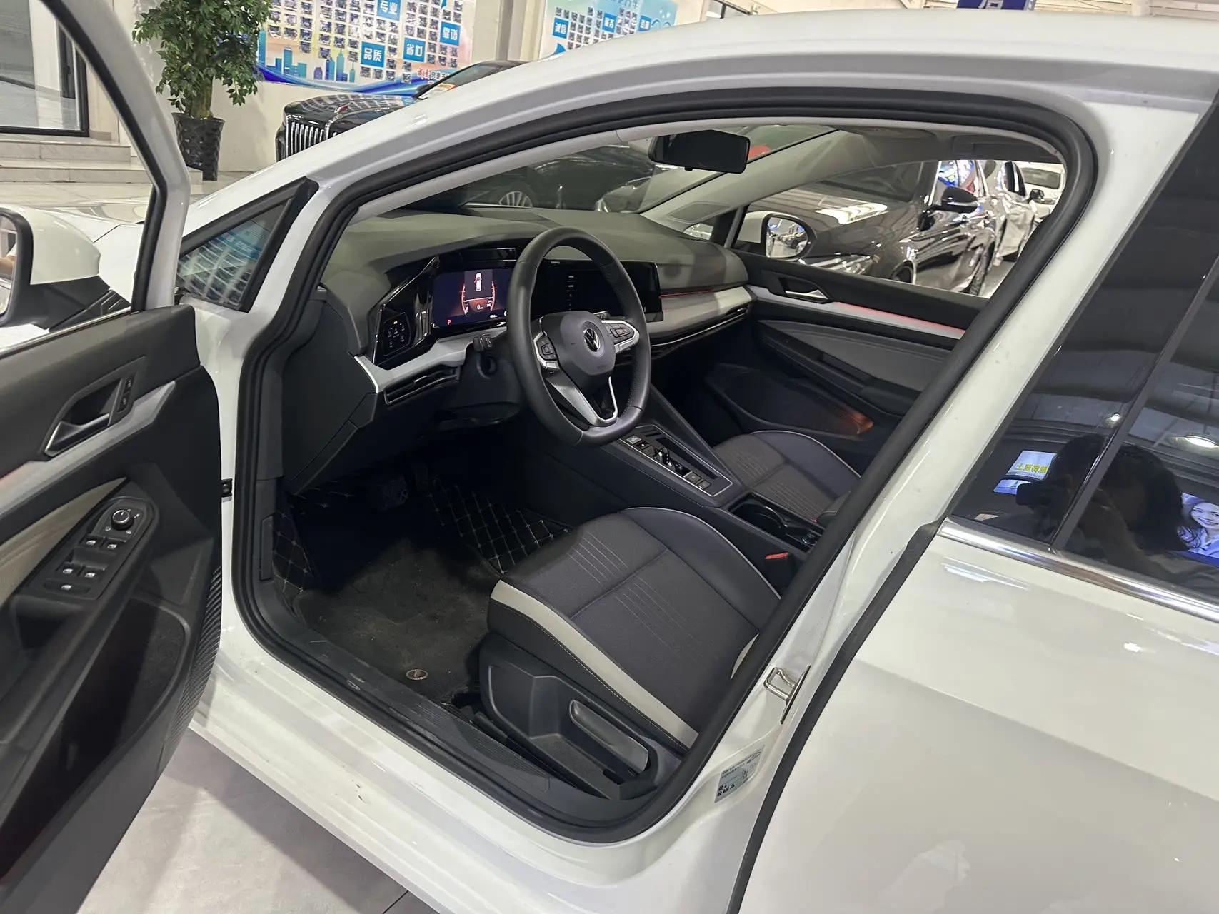 Volkswagen 2023 Golf 8 PRO 1.4TSI 280TSI (facelift) automatic 5