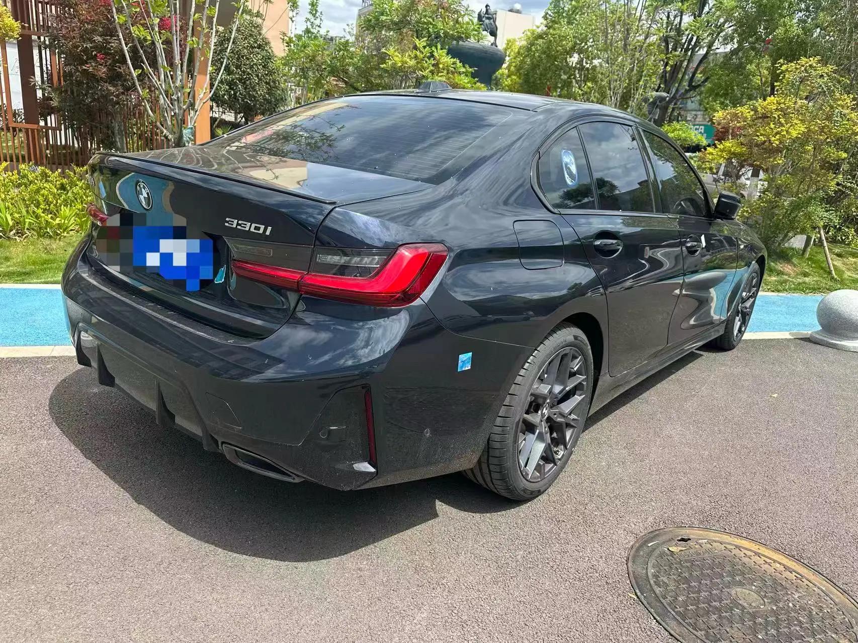 BMW 3 Series 2025 Model 330i 2.0T M Sport Shadow Line Package Automatic 5