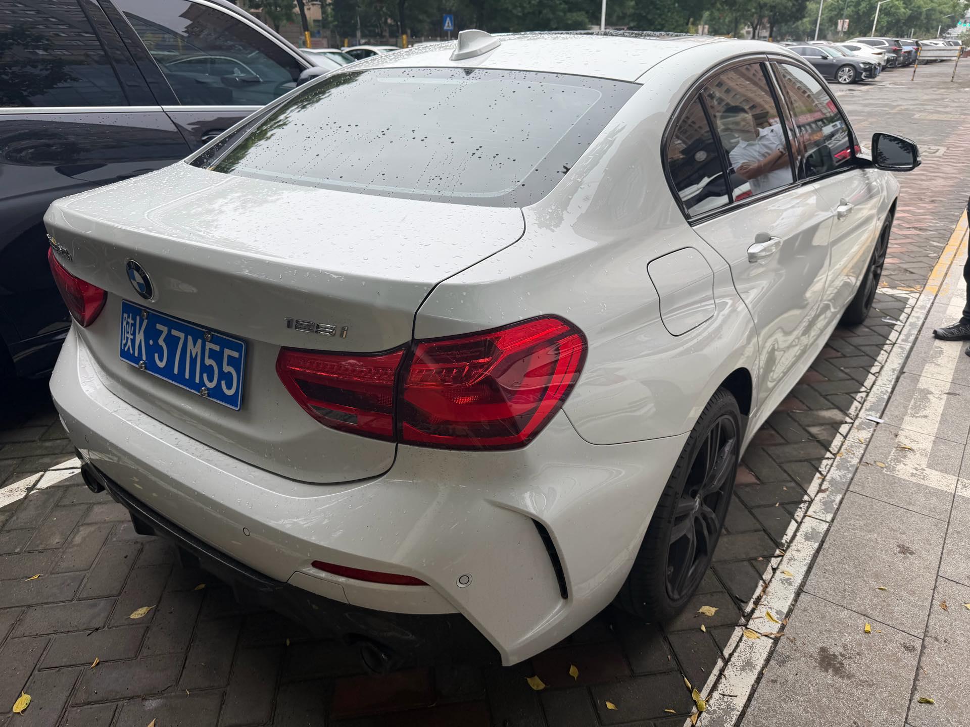 BMW 1 Series 2022 125i M Sports Obsidian Night Edition 4