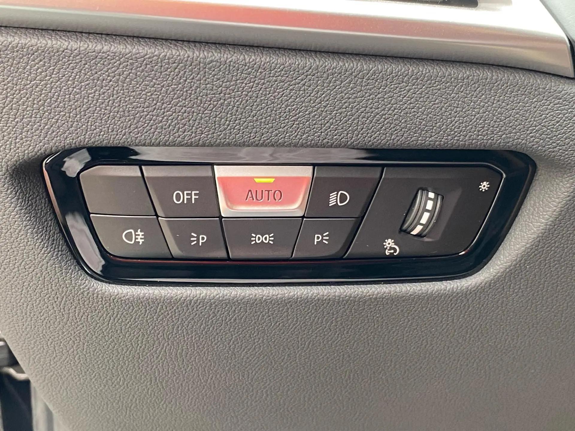 BMW 3 Series 2025 Model 330Li 2.0T M Sport Night Edition Automatic 10