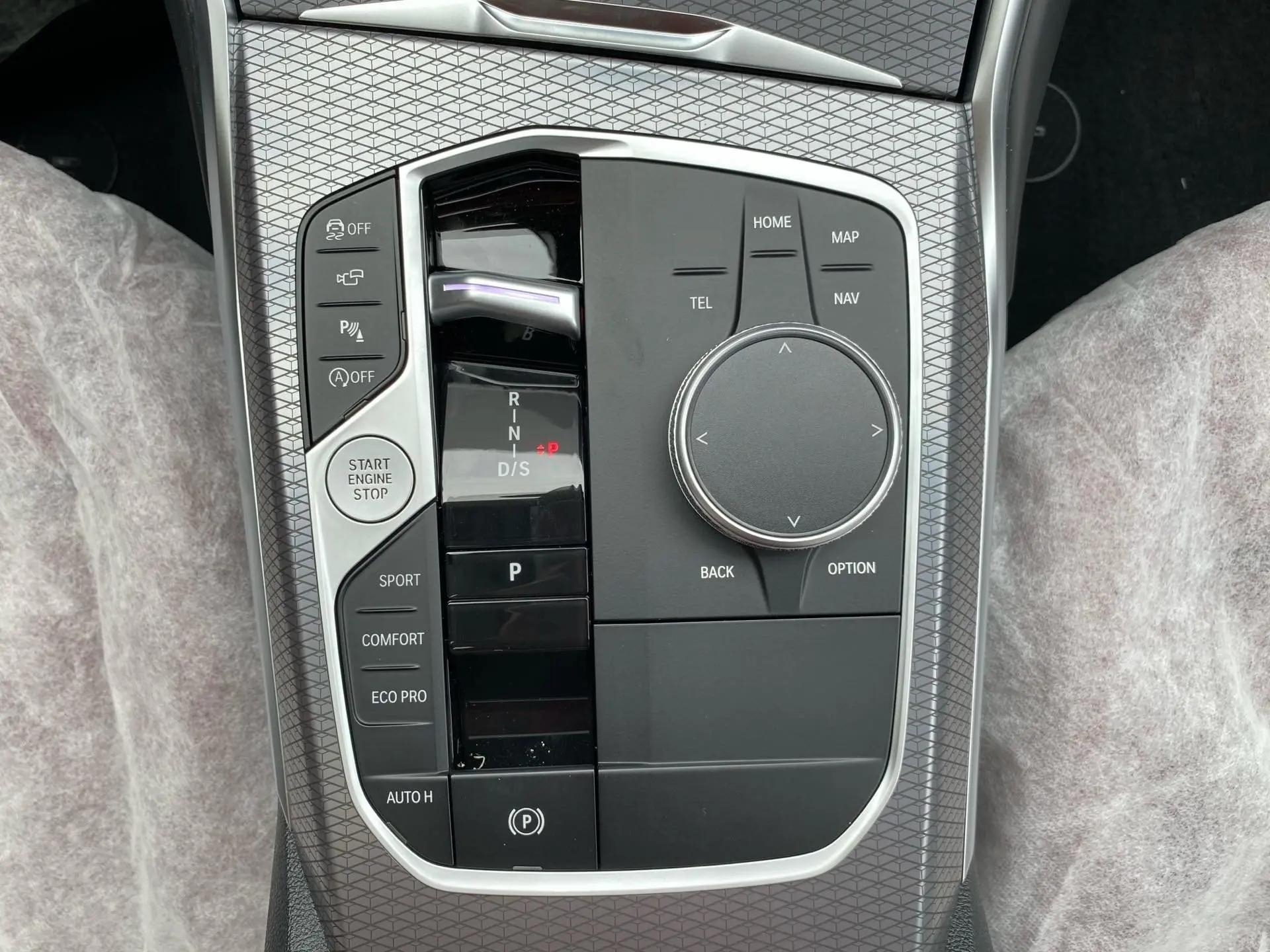 BMW 3 Series 2025 Model 330Li 2.0T M Sport Night Edition Automatic 12