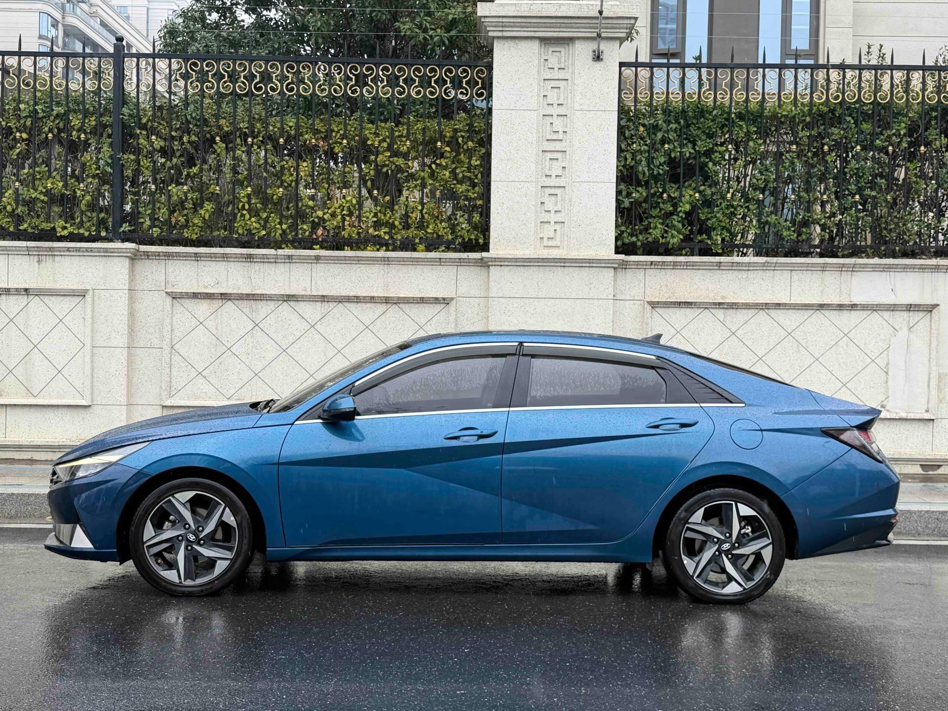 Elantra 2022 1.5L CVT GLX Elite Edition 3