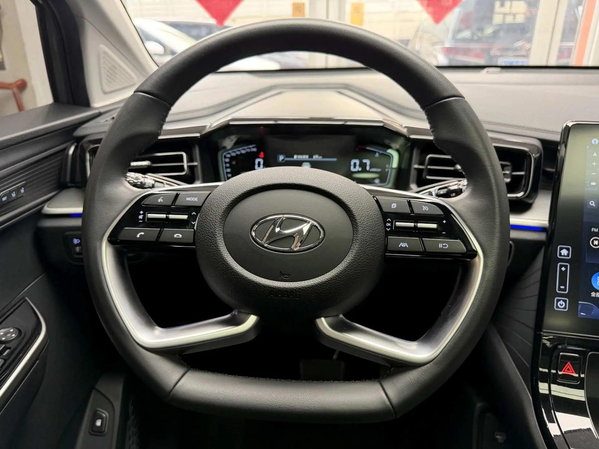现代 2024款 库斯途 1.5TGDi 270TGDi TOP 智爱旗舰版 自动挡 10