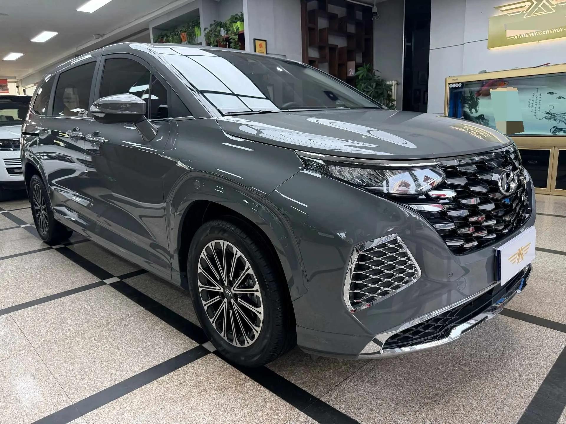 现代 2024款 库斯途 1.5TGDi 270TGDi TOP 智爱旗舰版 自动挡 3