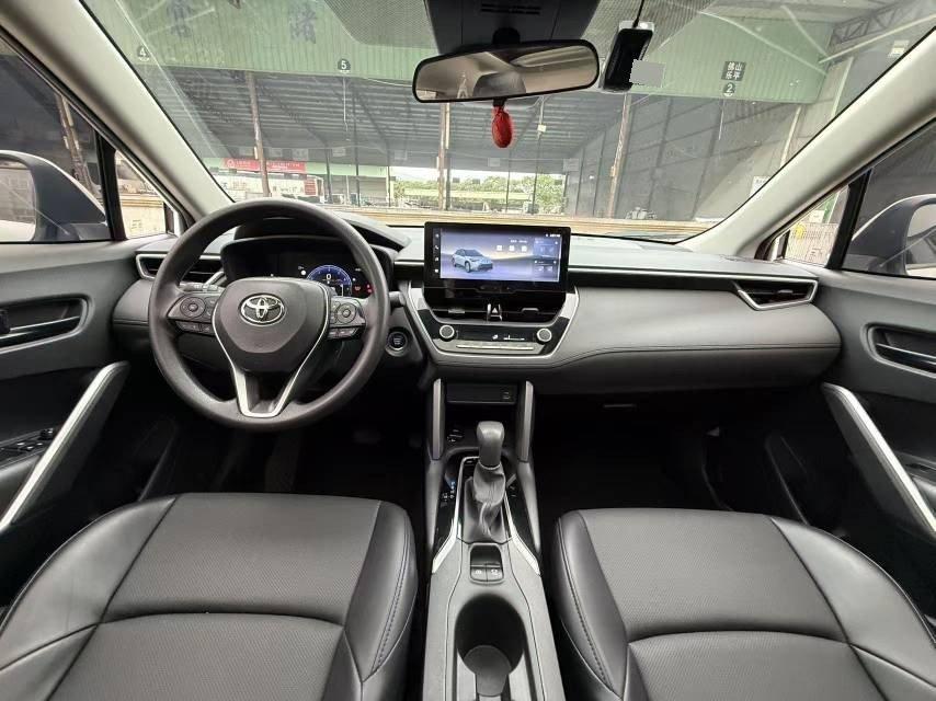 Toyota 2023 Frontlander 2.0 CVT Leading Edition Automatic 4