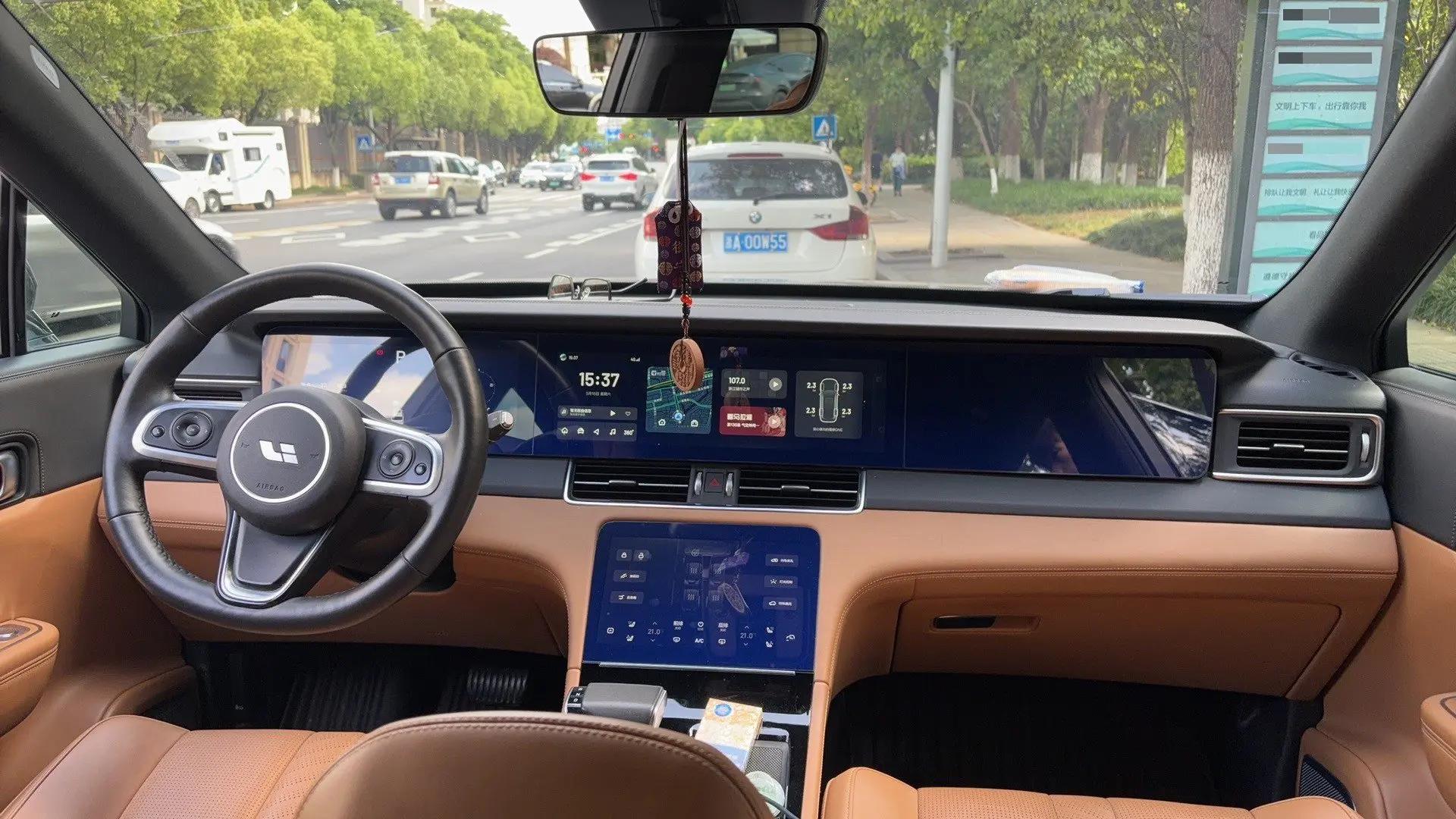 Li ONE 2020 extended 6-seat version 5