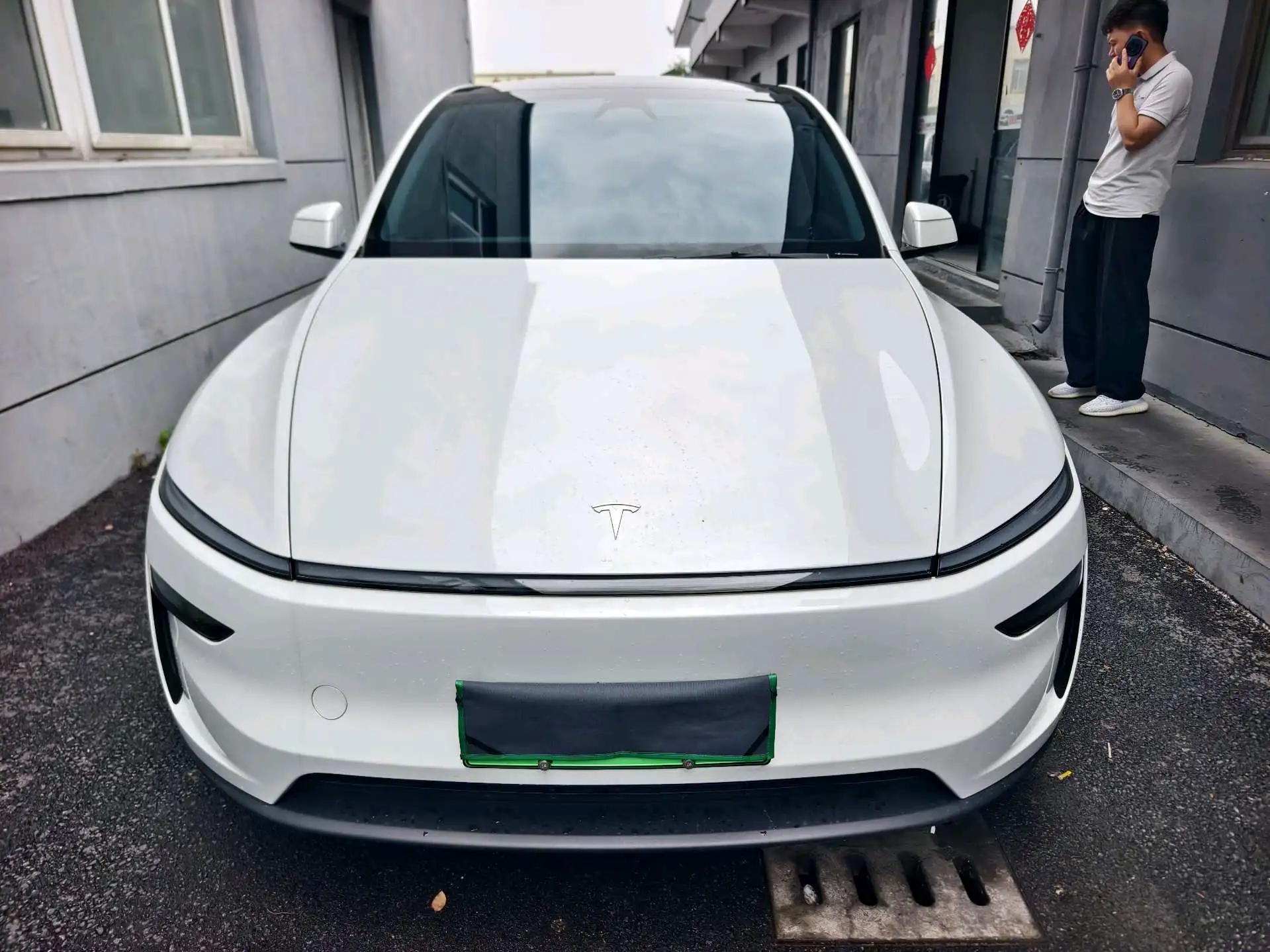 Tesla 2025 Model Y long endurance all-wheel drive version automatic transmission 2