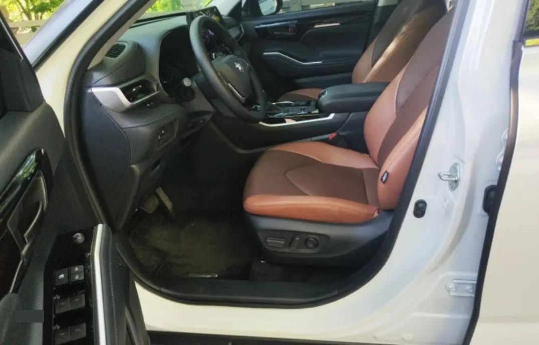 Toyota 2024 Highlander Dual Engine 2.5 Stepless Intelligent Electric Hybrid Two-Drive Elite Edition 7-seat Automatic Transmission 3