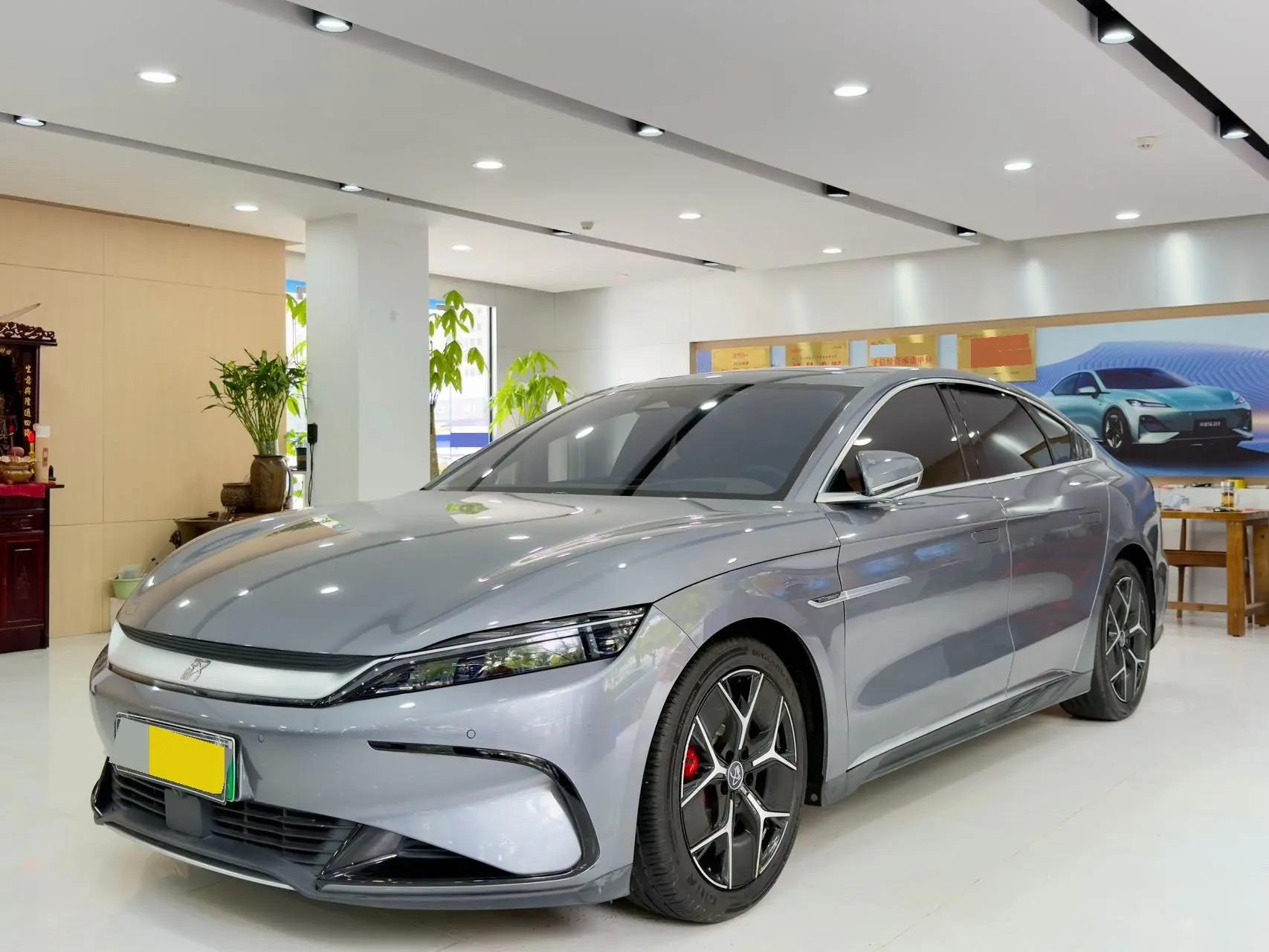 Han 2022 EV Genesis 715KM Precursor Honor Model