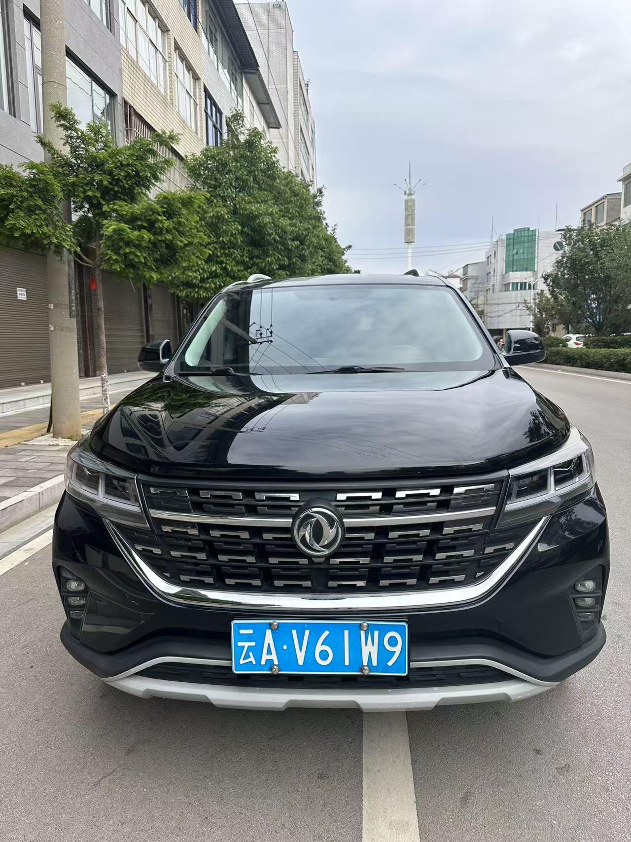 The popular T5L 2019 1.6TD DCT exclusive 7-seat 2