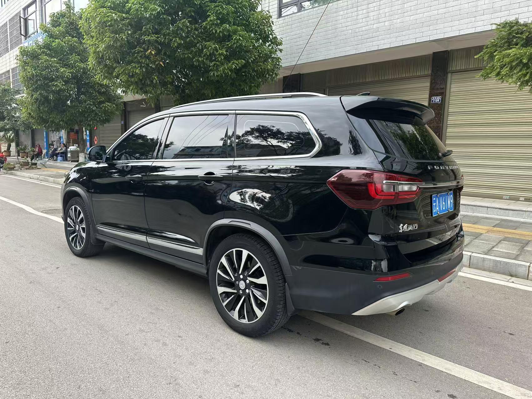 The popular T5L 2019 1.6TD DCT exclusive 7-seat 5