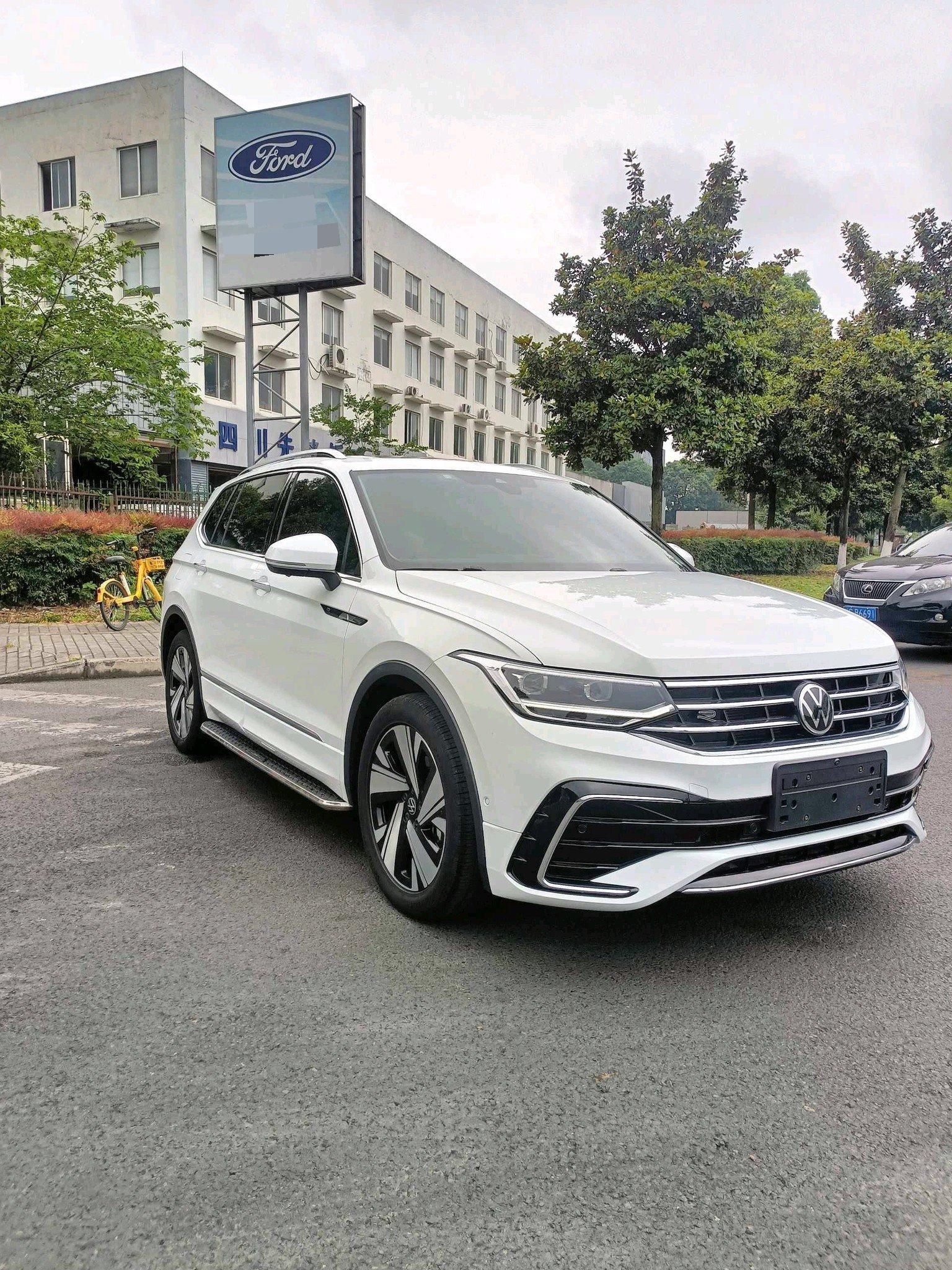 Volkswagen 2023 Tiguan L R-Line 2.0TSI 330TSI Front-Wheel Drive R-Line Prestige Edition (Facelift) Automatic 3