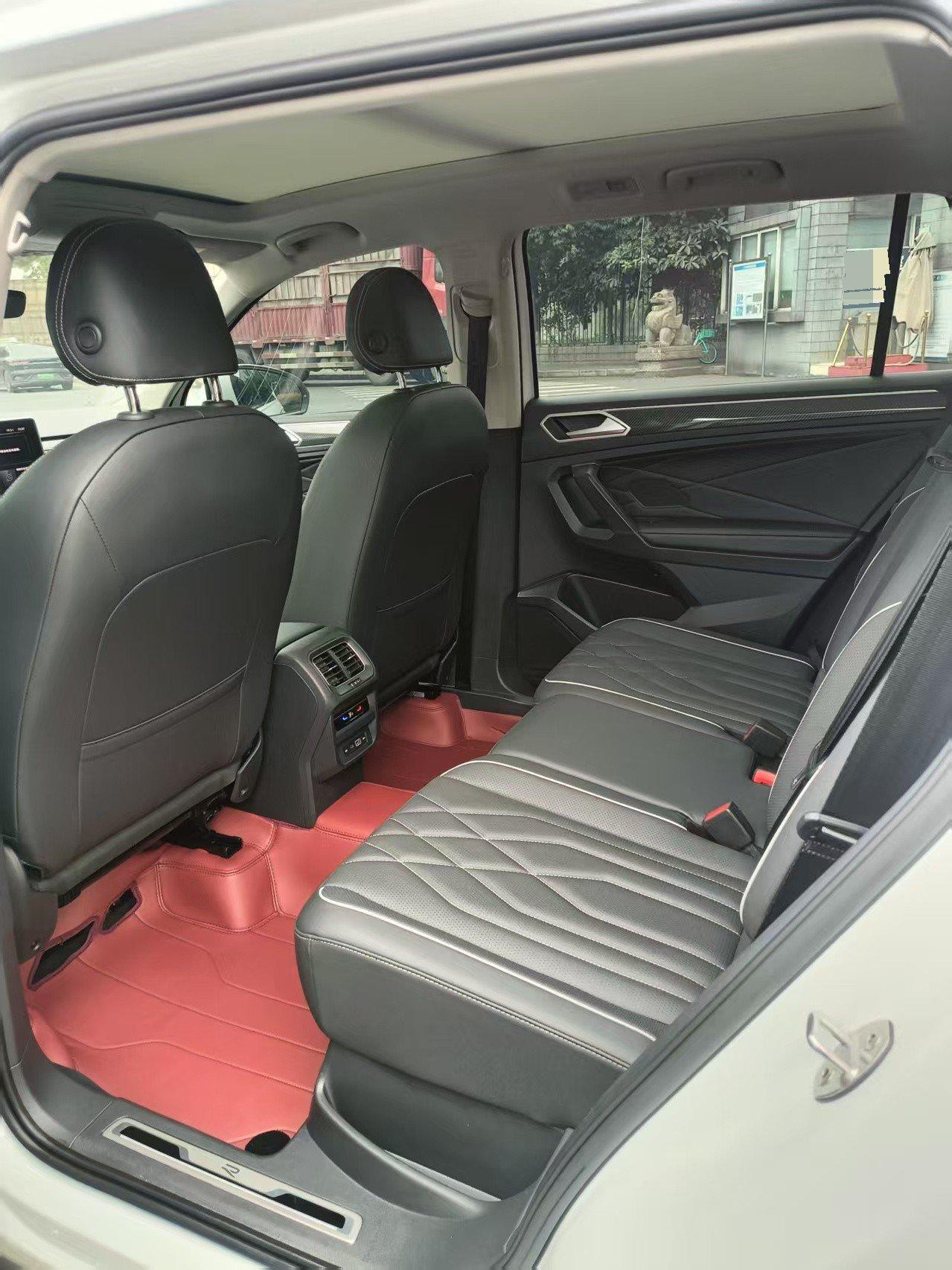 Volkswagen 2023 Tiguan L R-Line 2.0TSI 330TSI Front-Wheel Drive R-Line Prestige Edition (Facelift) Automatic 5