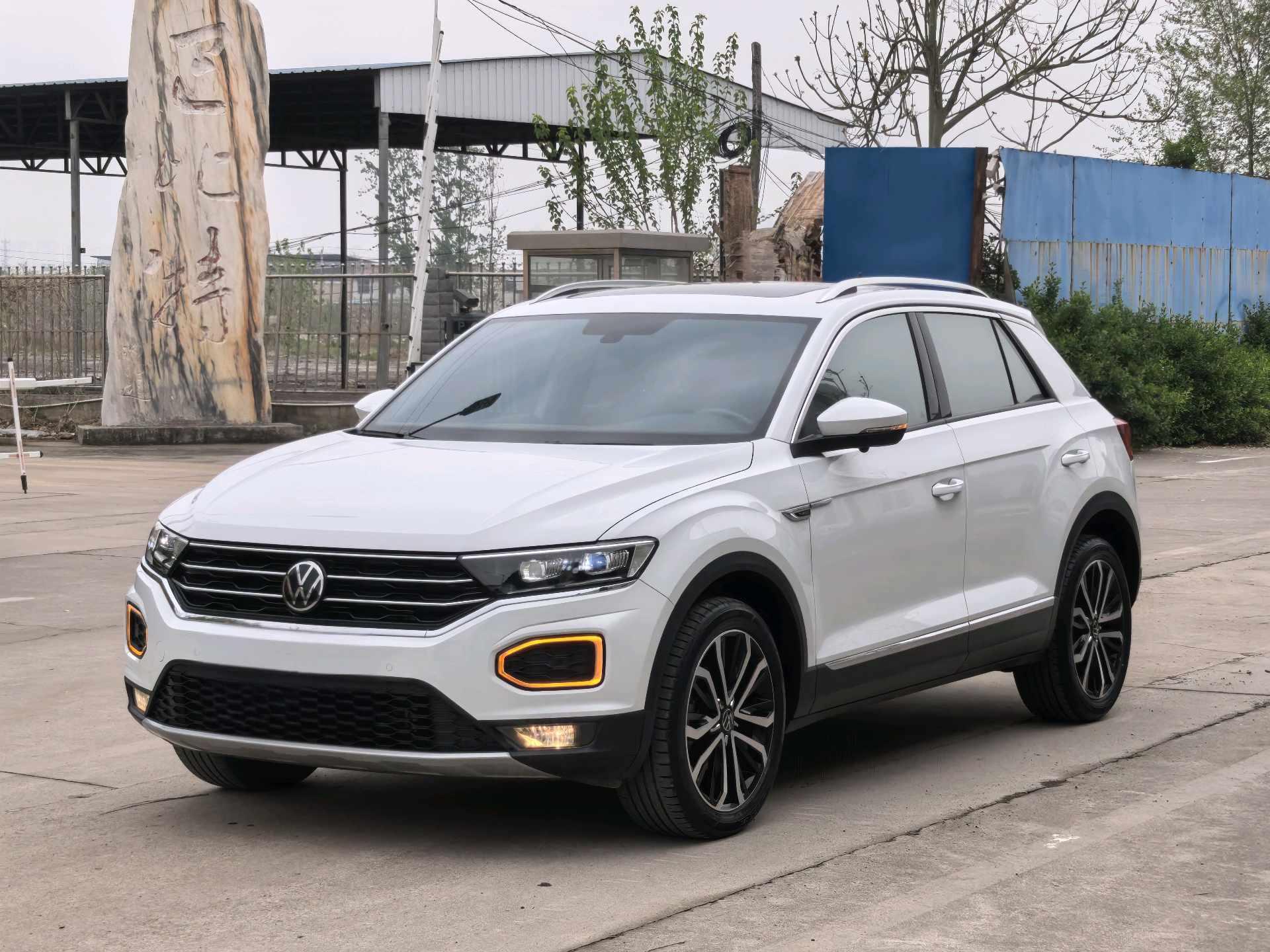 Открыть галерею: T-ROC Tange 2021 to 280TSI DSG Two-Drive Deluxe Zhilian Edition